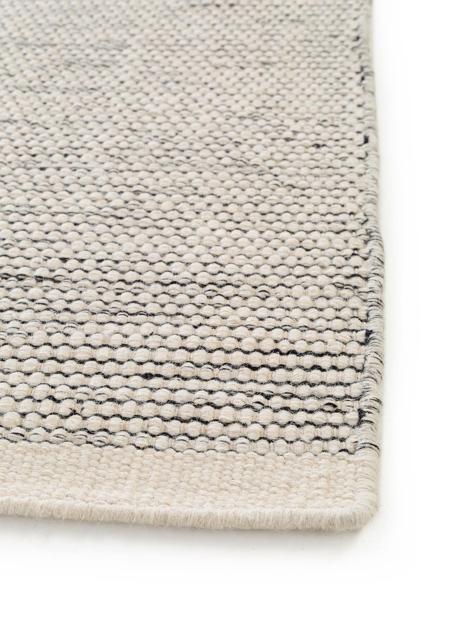 Rug made of 80% wool, 20% cotton in Beige with a 1- 5 mm high pile by benuta Pure