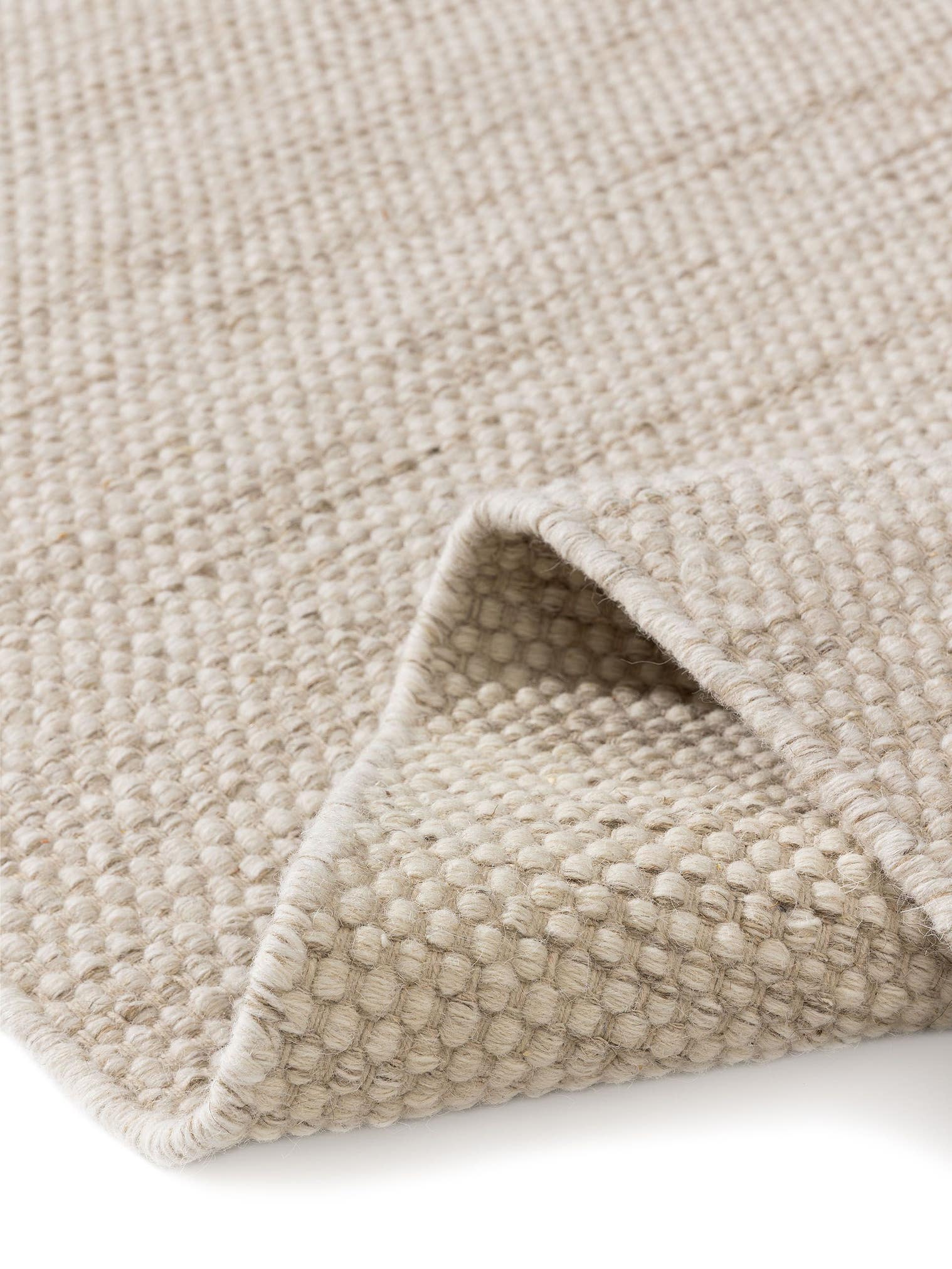 Alfombra de 80% lana, 20% algodón en Beige con un pelo de {{Placeholder_Pile Height}} de altura de benuta Pure