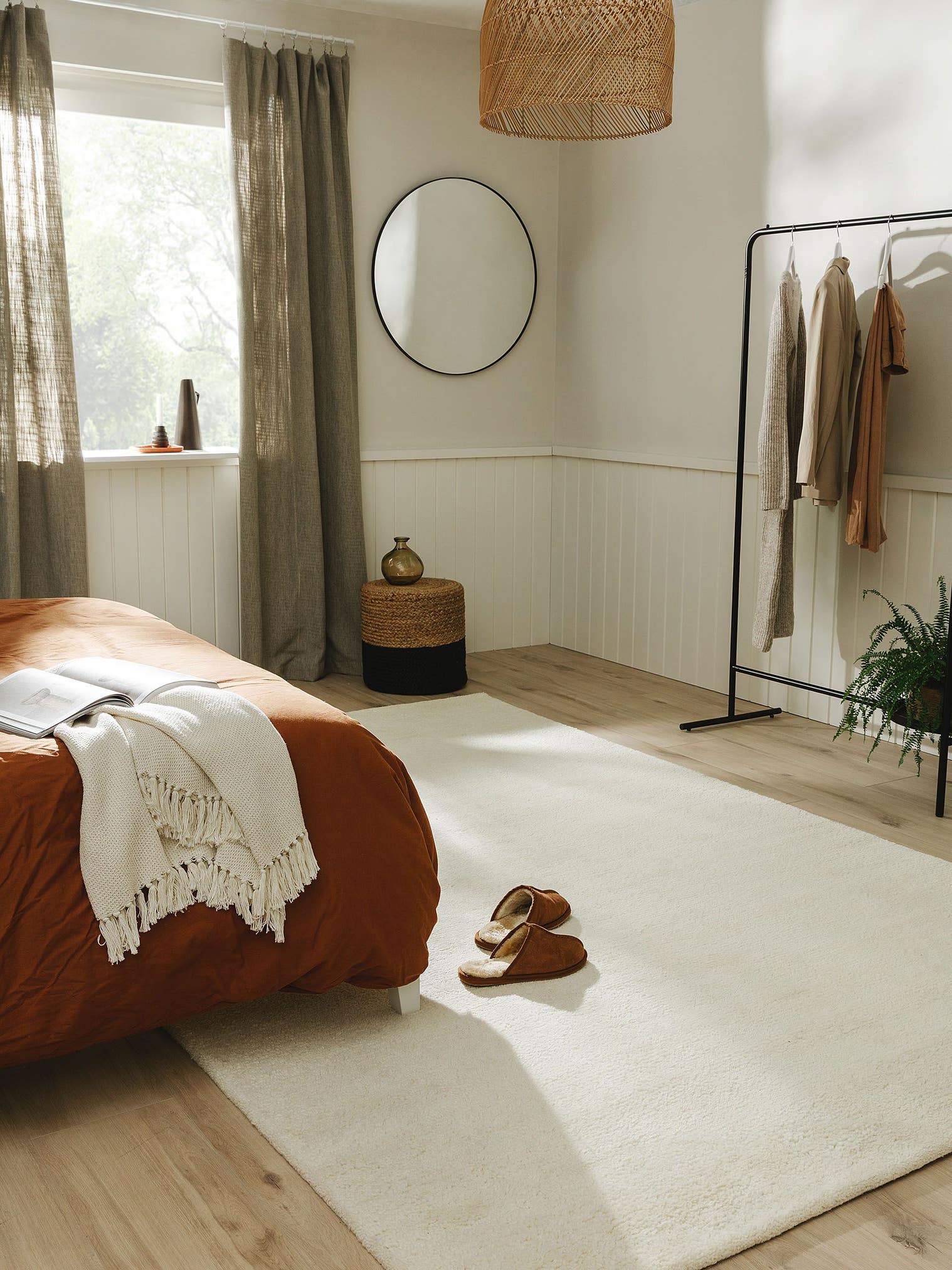 Tapijt van 100% Wol in Beige met een 31 - 40 mm hoge pool van benuta Pure