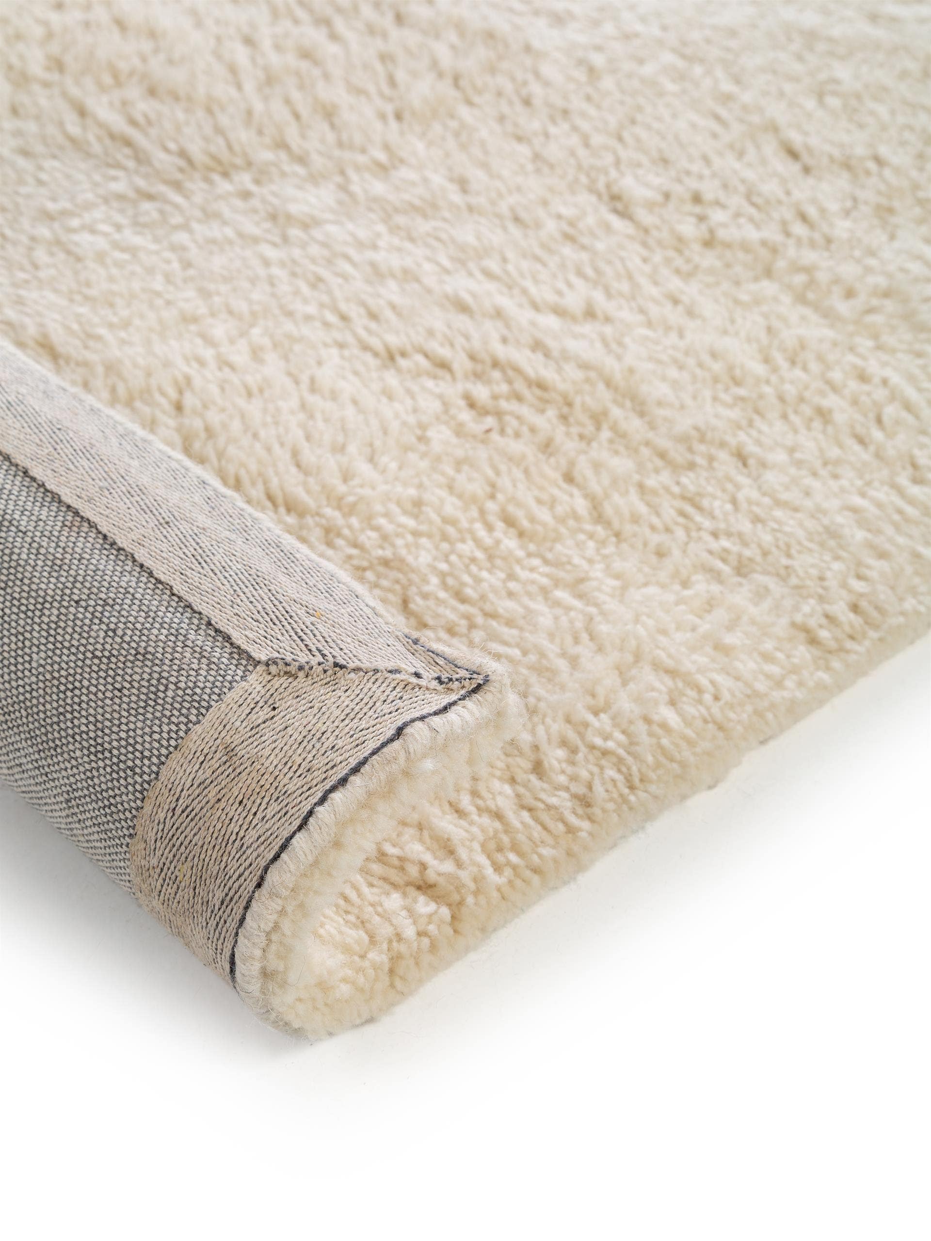 Teppe av 100 % ull i Beige med 31 til 40 mm høy lugg fra benuta Pure