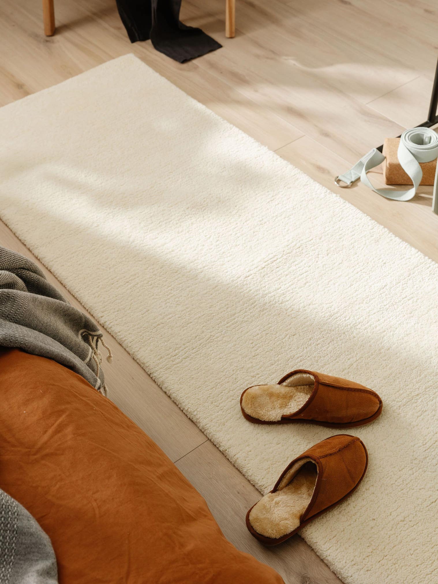 Teppich aus 100% Wolle in Beige mit 31 bis 40 mm hohem Flor von benuta Pure