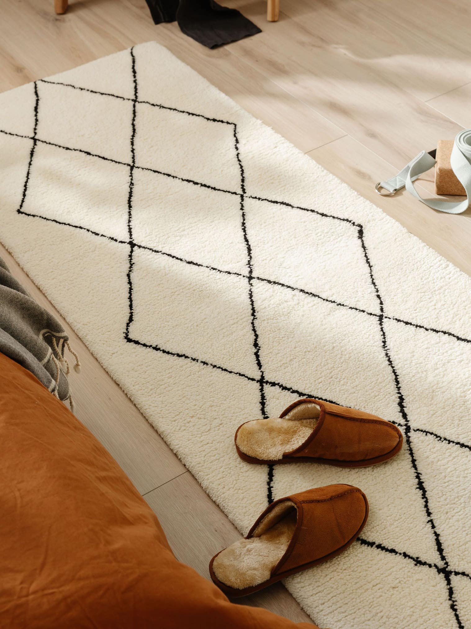 Teppich aus 100% Wolle in Beige mit 31 bis 40 mm hohem Flor von benuta Pure