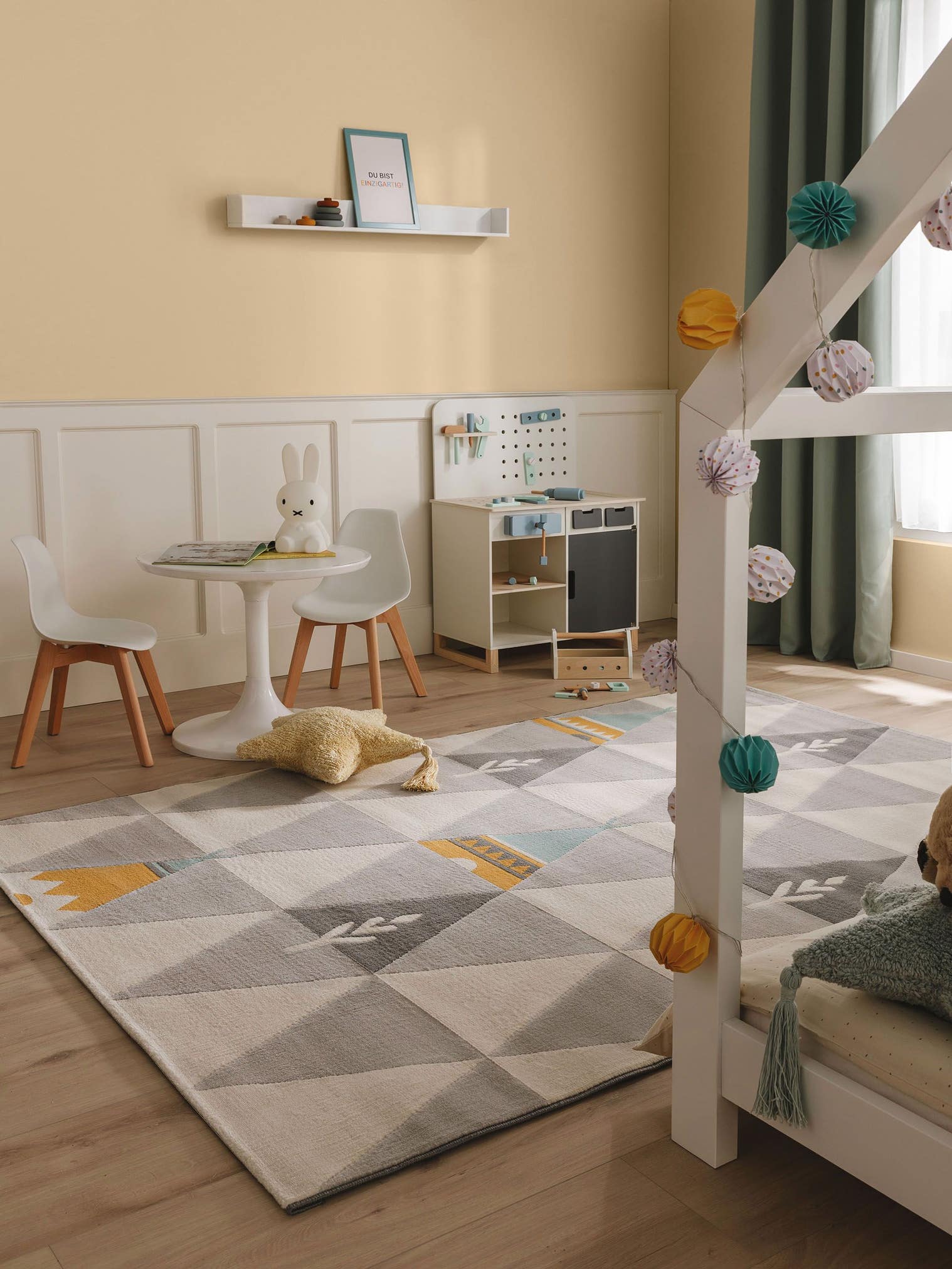 Teppich aus 100% Polypropylen in Beige mit 6 bis 10 mm hohem Flor von Lytte