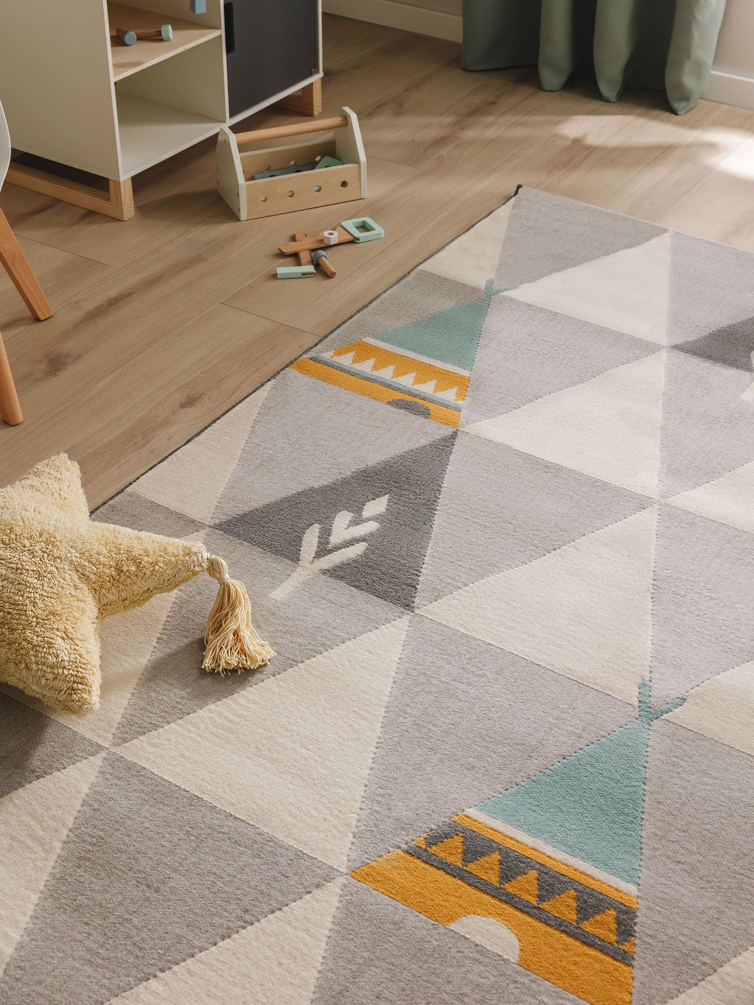Teppich aus 100% Polypropylen in Beige mit 6 bis 10 mm hohem Flor von Lytte