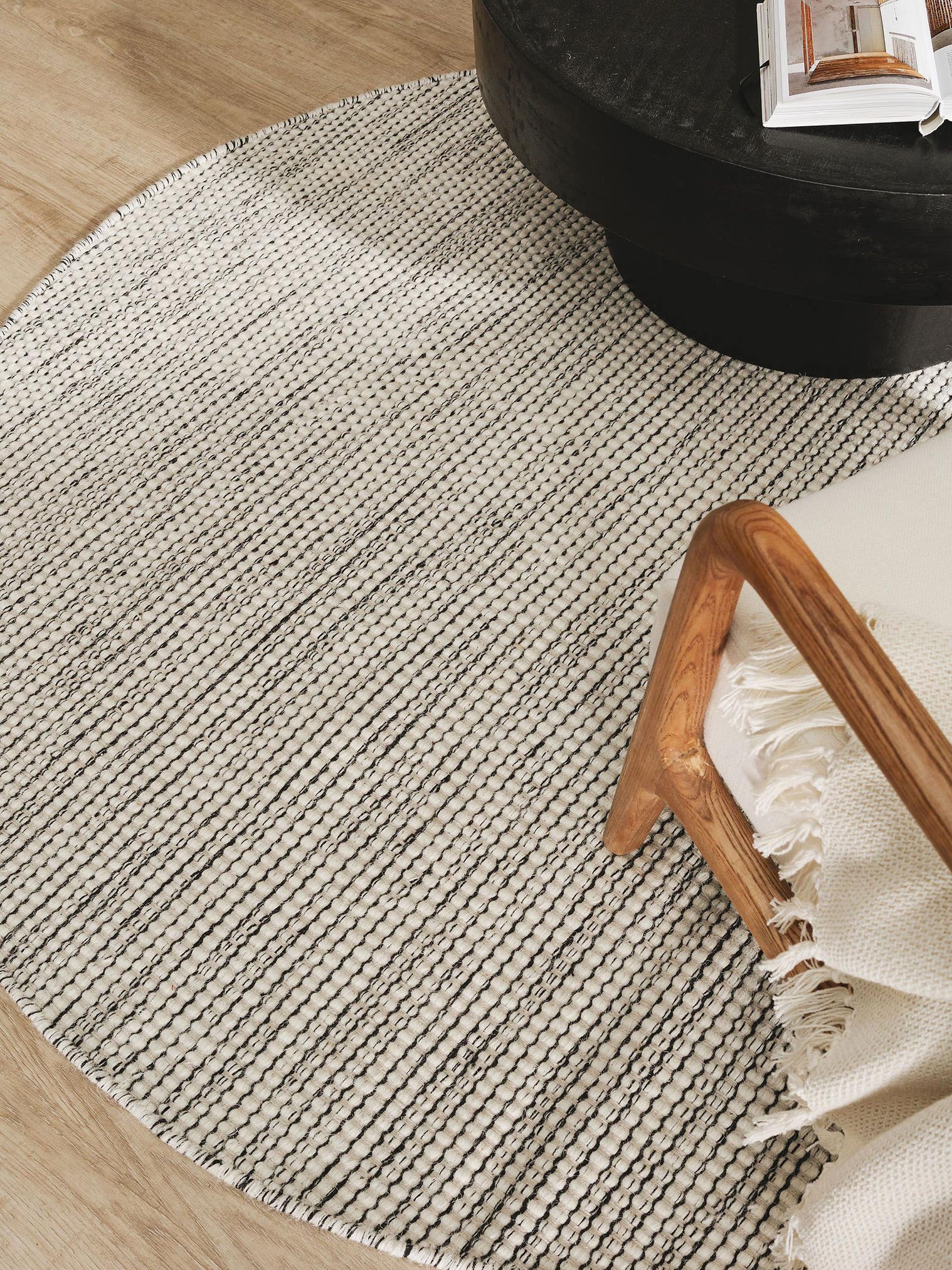 Tæppe af 80% Uld, 20% Bomuld i Beige med 1- 5 mm høj luv fra benuta Pure