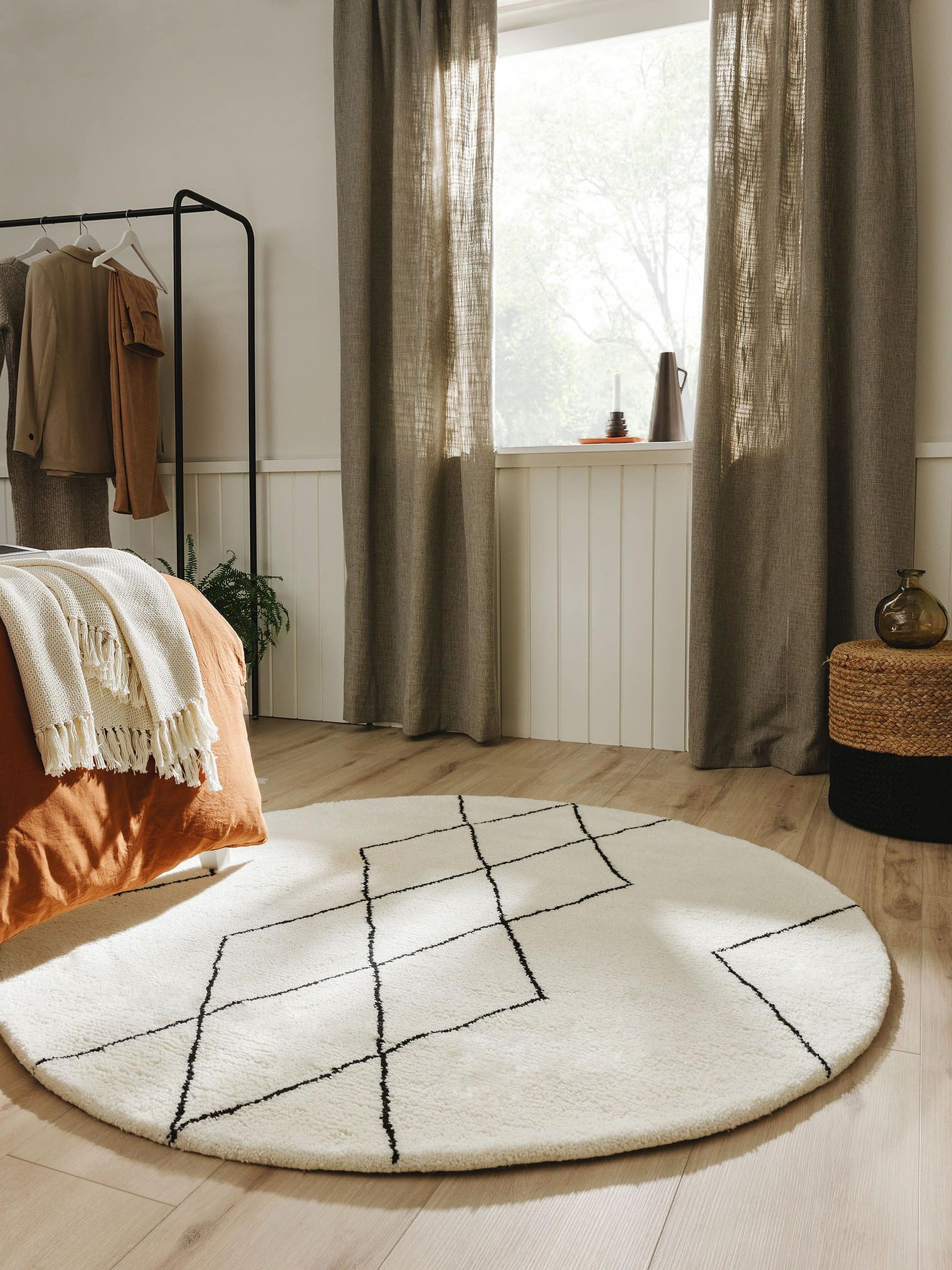 Tapijt van 100% Wol in Beige met een 31 - 40 mm hoge pool van benuta Pure