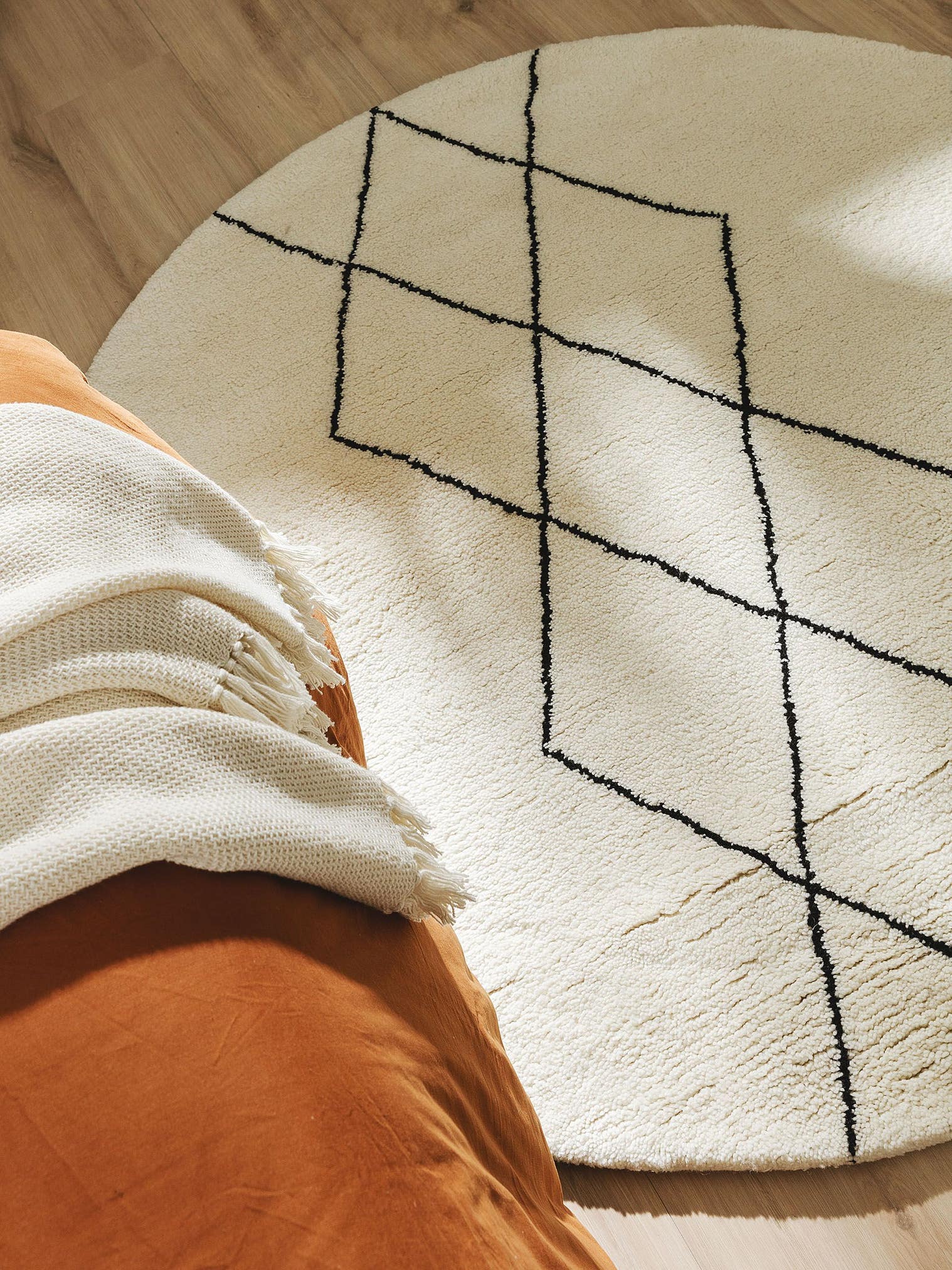 Tapijt van 100% Wol in Beige met een 31 - 40 mm hoge pool van benuta Pure