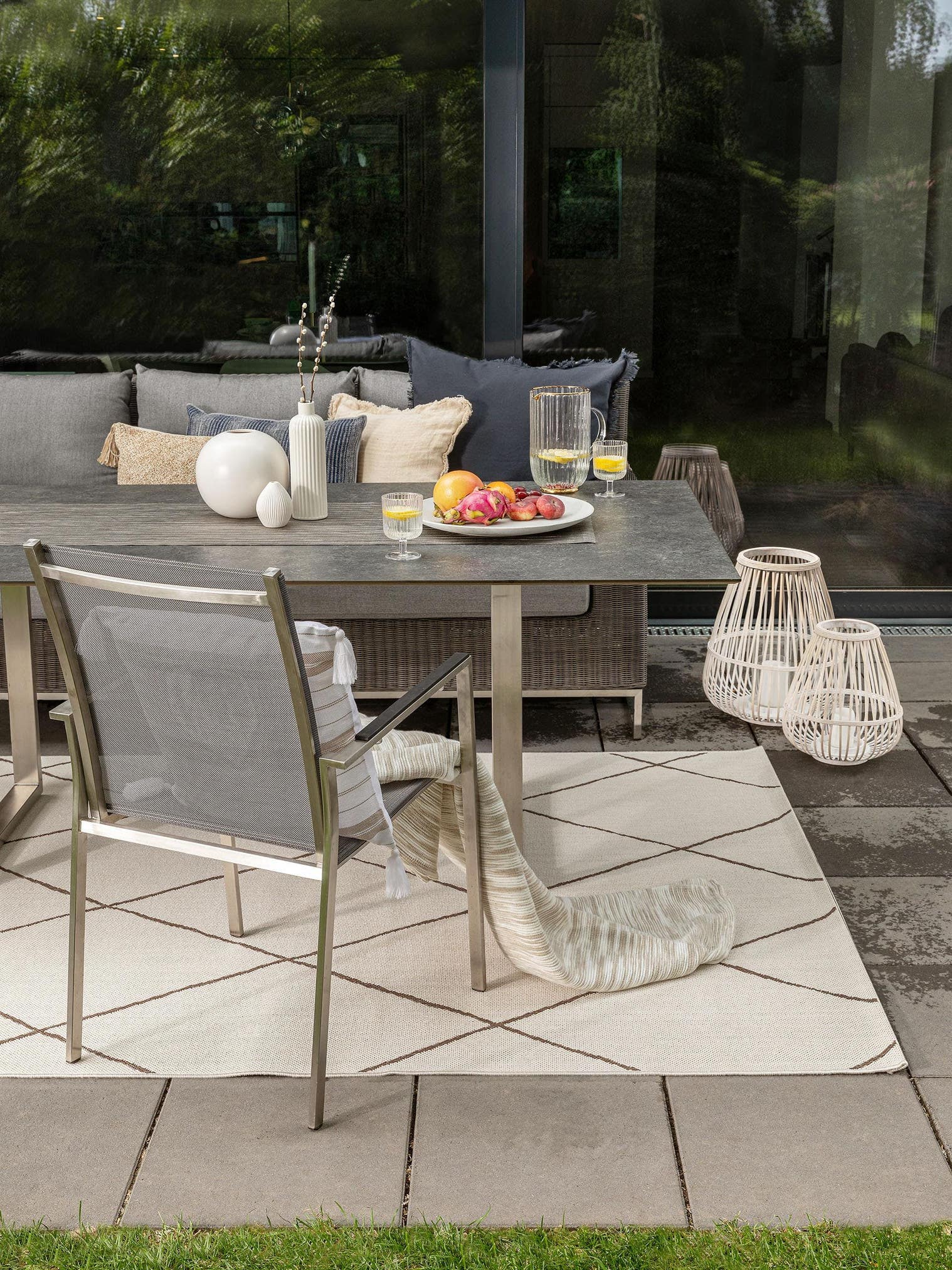 Tapijt van 100% Polypropyleen in Beige met een 6 - 10 mm hoge pool van benuta Nest