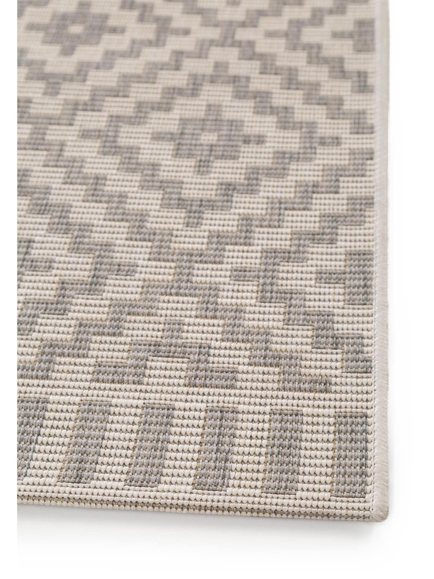 Teppich aus 100% Polypropylen in Grau mit 6 bis 10 mm hohem Flor von benuta Nest