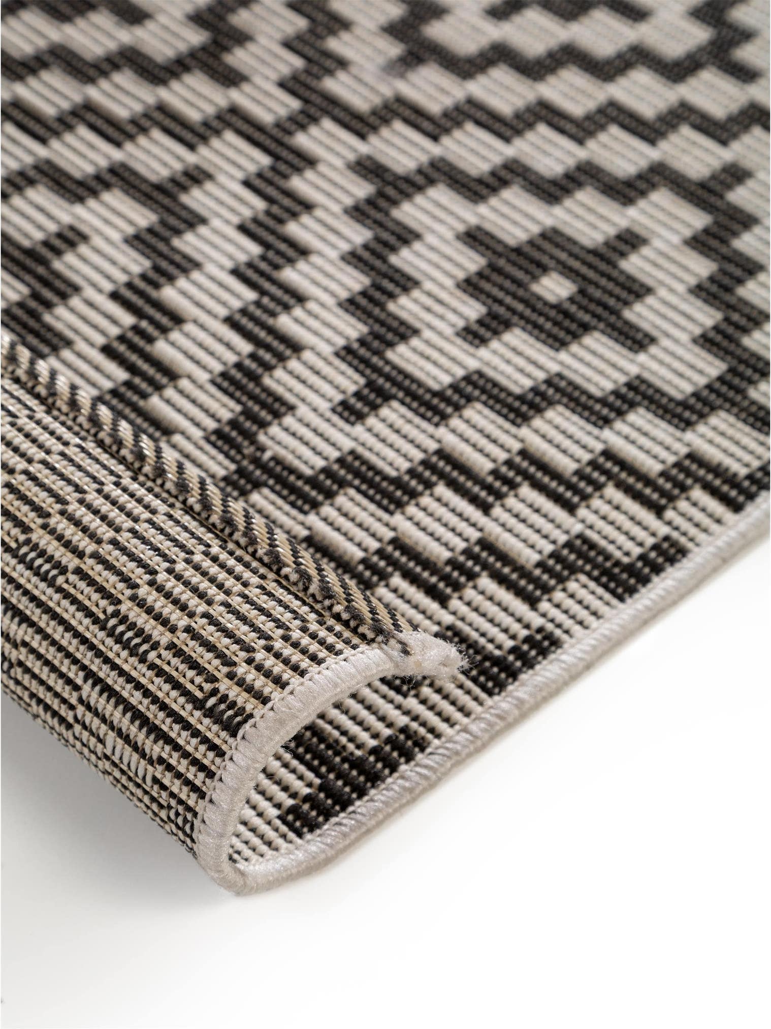 Rug made of 100% Polypropylene in Black/White with a 6 - 10 mm high pile by benuta Nest