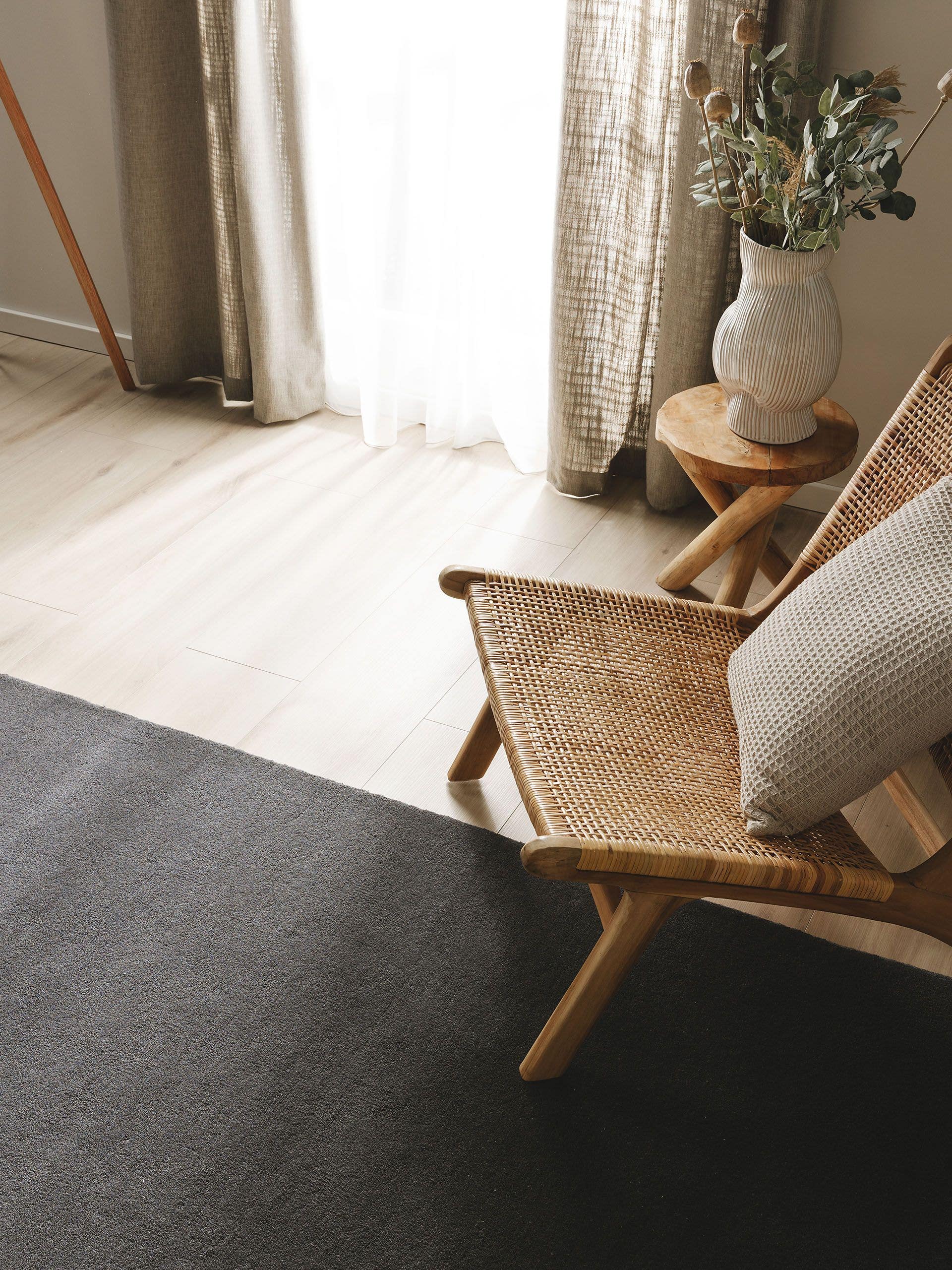 Rug made of 100% Wool in Grey with a 6 - 10 mm high pile by benuta Nest