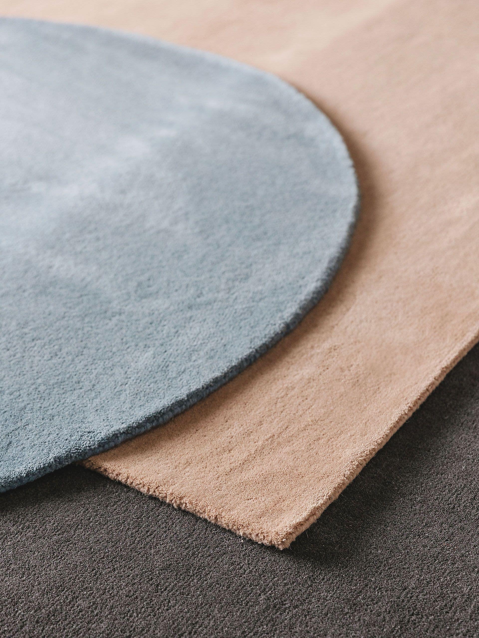 Rug made of 100% Wool in Grey with a 6 - 10 mm high pile by benuta Nest