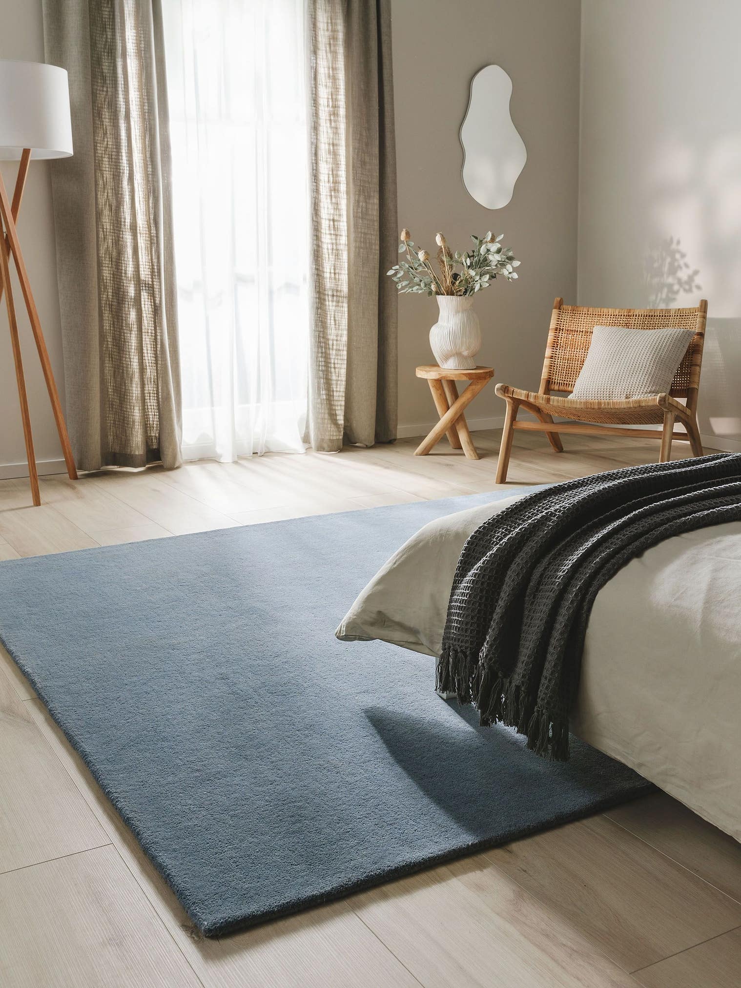 Rug made of 100% Wool in Blue with a 6 - 10 mm high pile by benuta Nest
