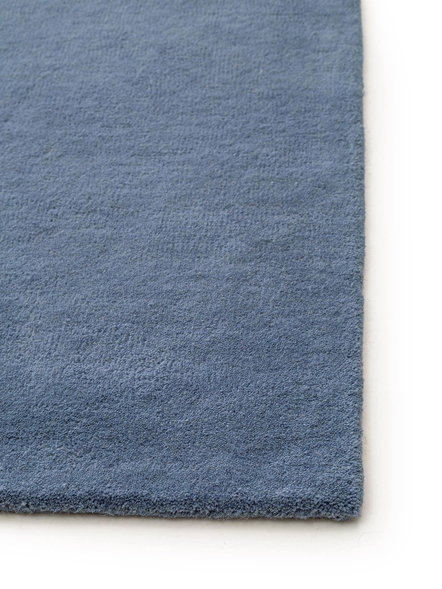 Rug made of 100% Wool in Blue with a 6 - 10 mm high pile by benuta Nest