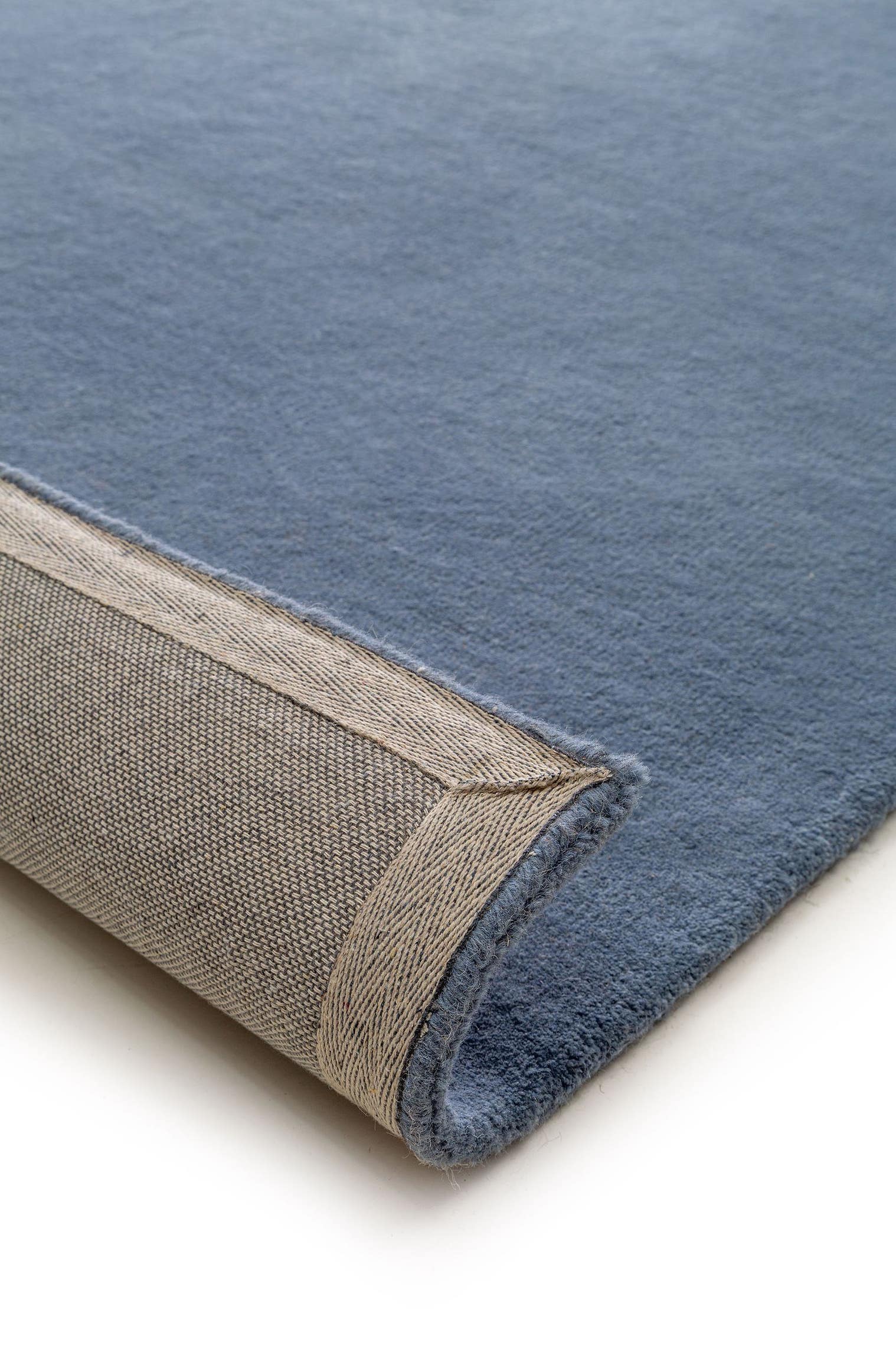 Rug made of 100% Wool in Blue with a 6 - 10 mm high pile by benuta Nest