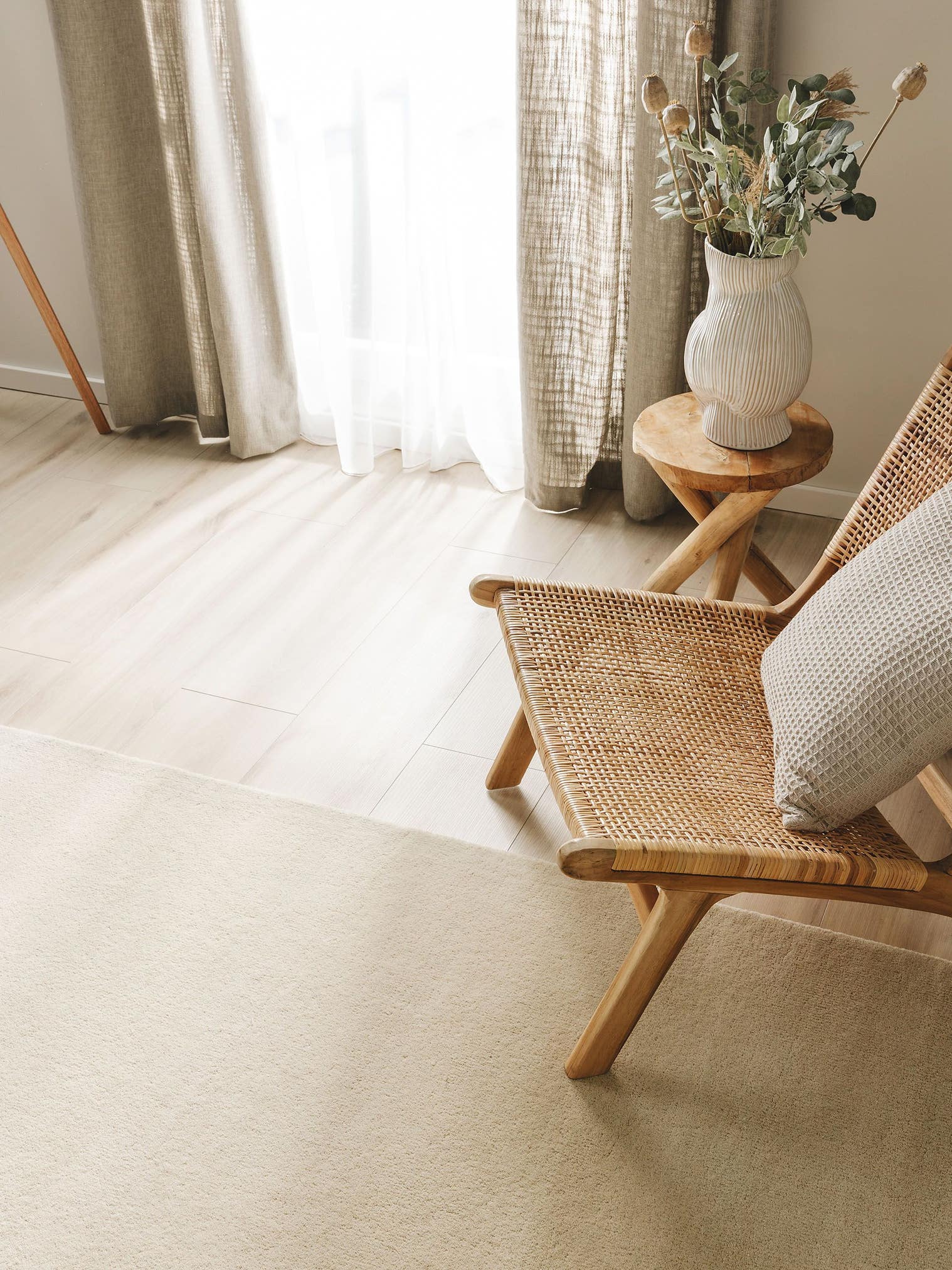 Tæppe af 100% Uld i Beige med 6 - 10 mm høj luv fra benuta Nest