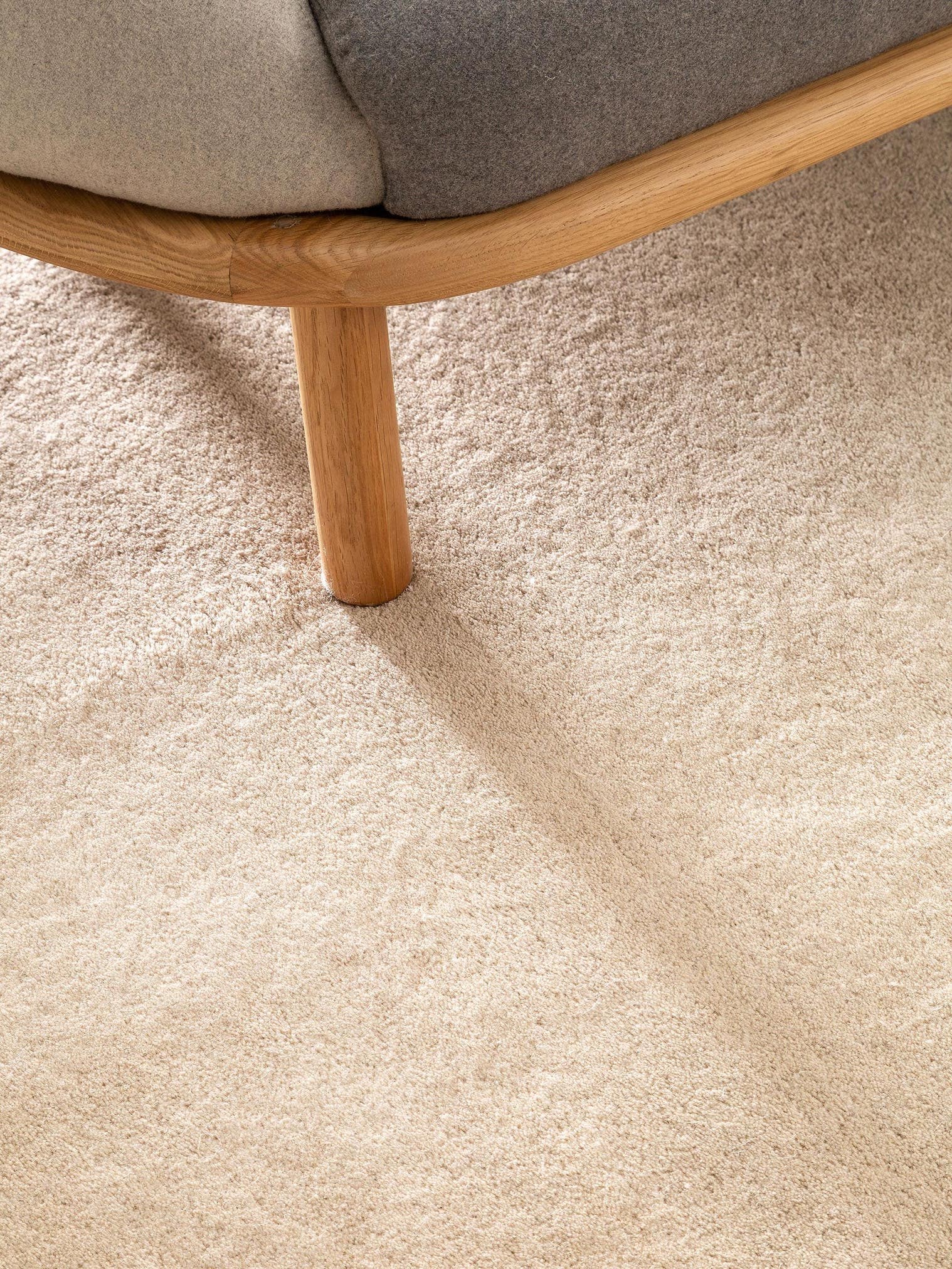 Tæppe af 100% Uld i Beige med 6 - 10 mm høj luv fra benuta Nest