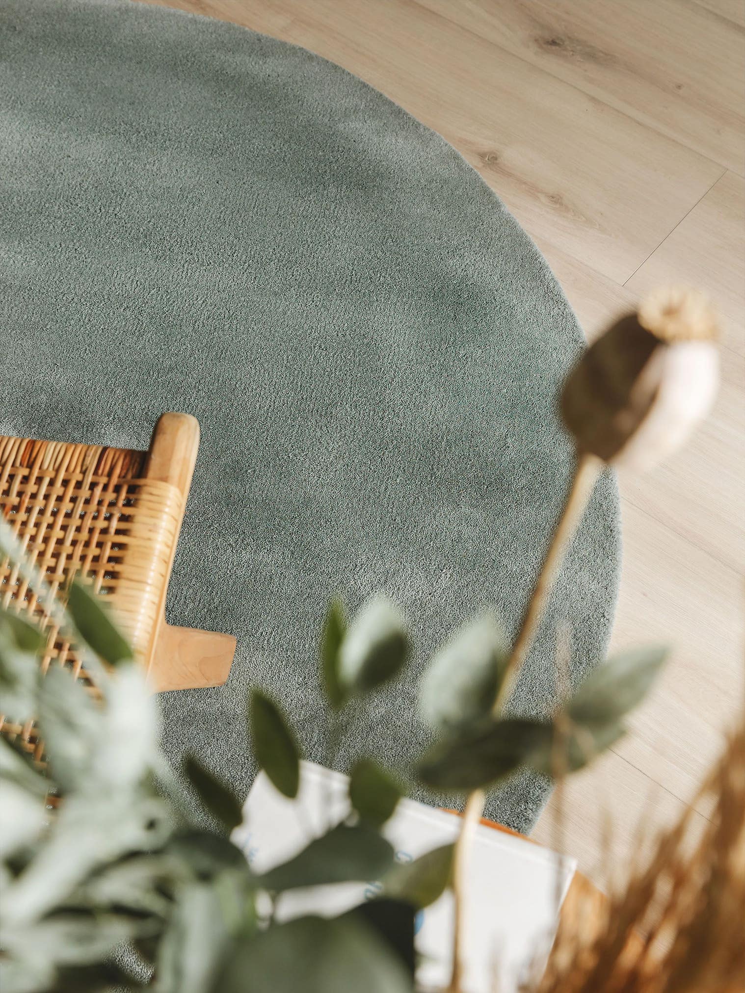 Rug made of 100% Wool in Green with a 6 - 10 mm high pile by benuta Nest