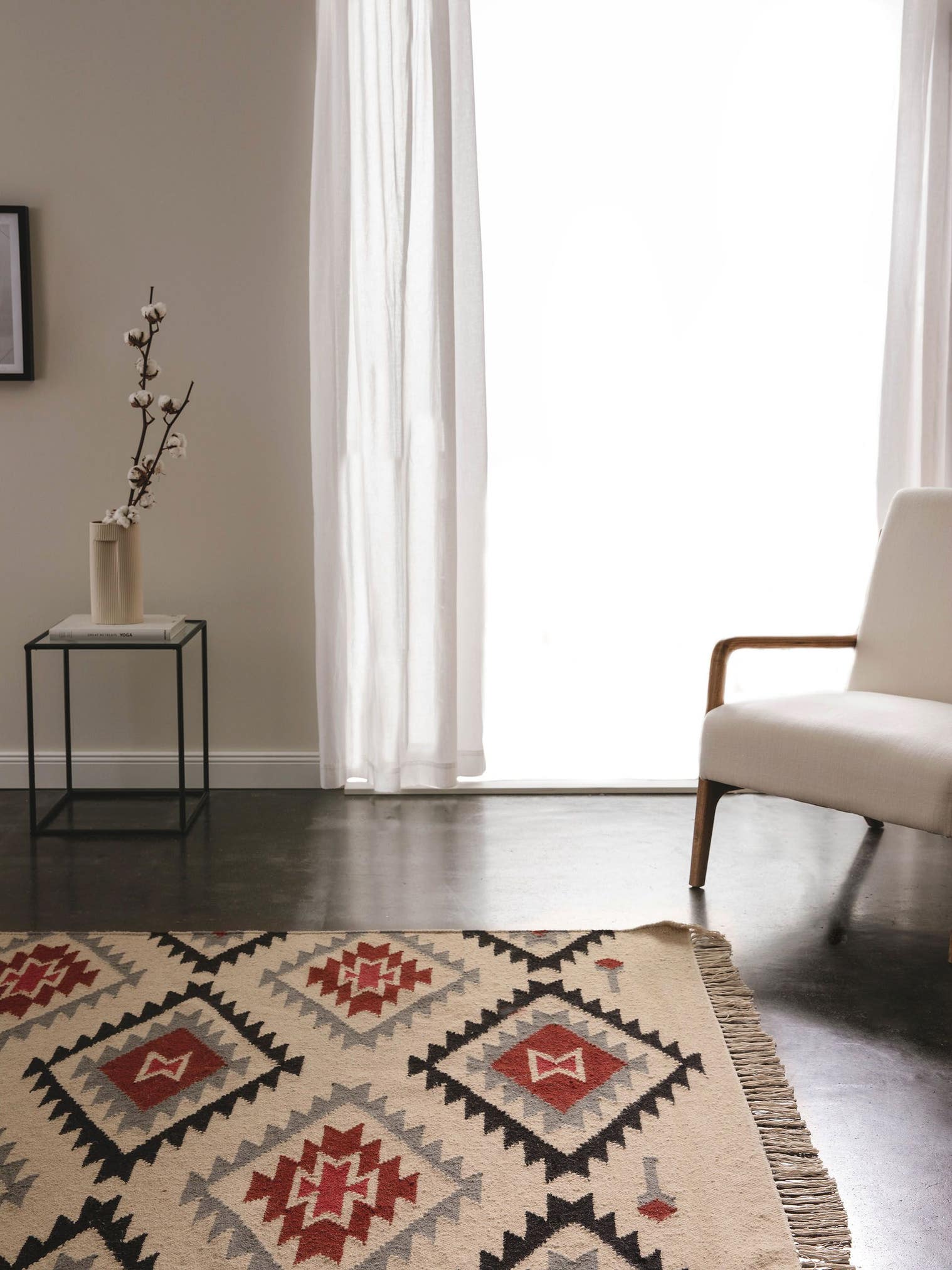 Teppich aus 90% Wolle, 10% Baumwolle in Beige mit bis 5 mm hohem Flor von benuta Pure