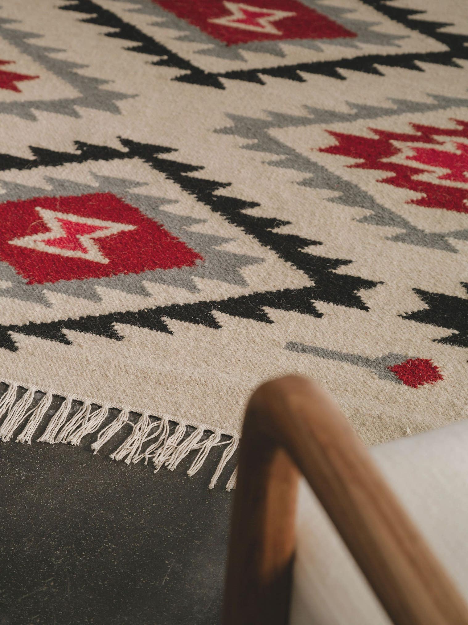 Teppich aus 90% Wolle, 10% Baumwolle in Beige mit bis 5 mm hohem Flor von benuta Pure