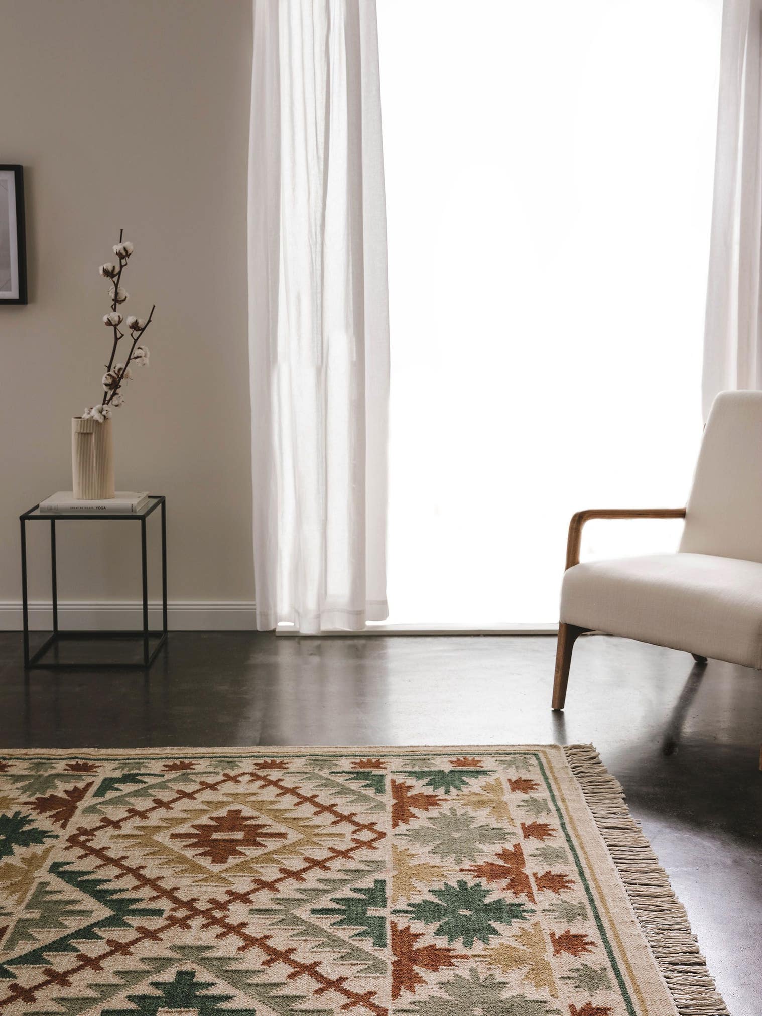 Rug made of 90% Wool, 10% Cotton in Green with a 1- 5 mm high pile by benuta Pure