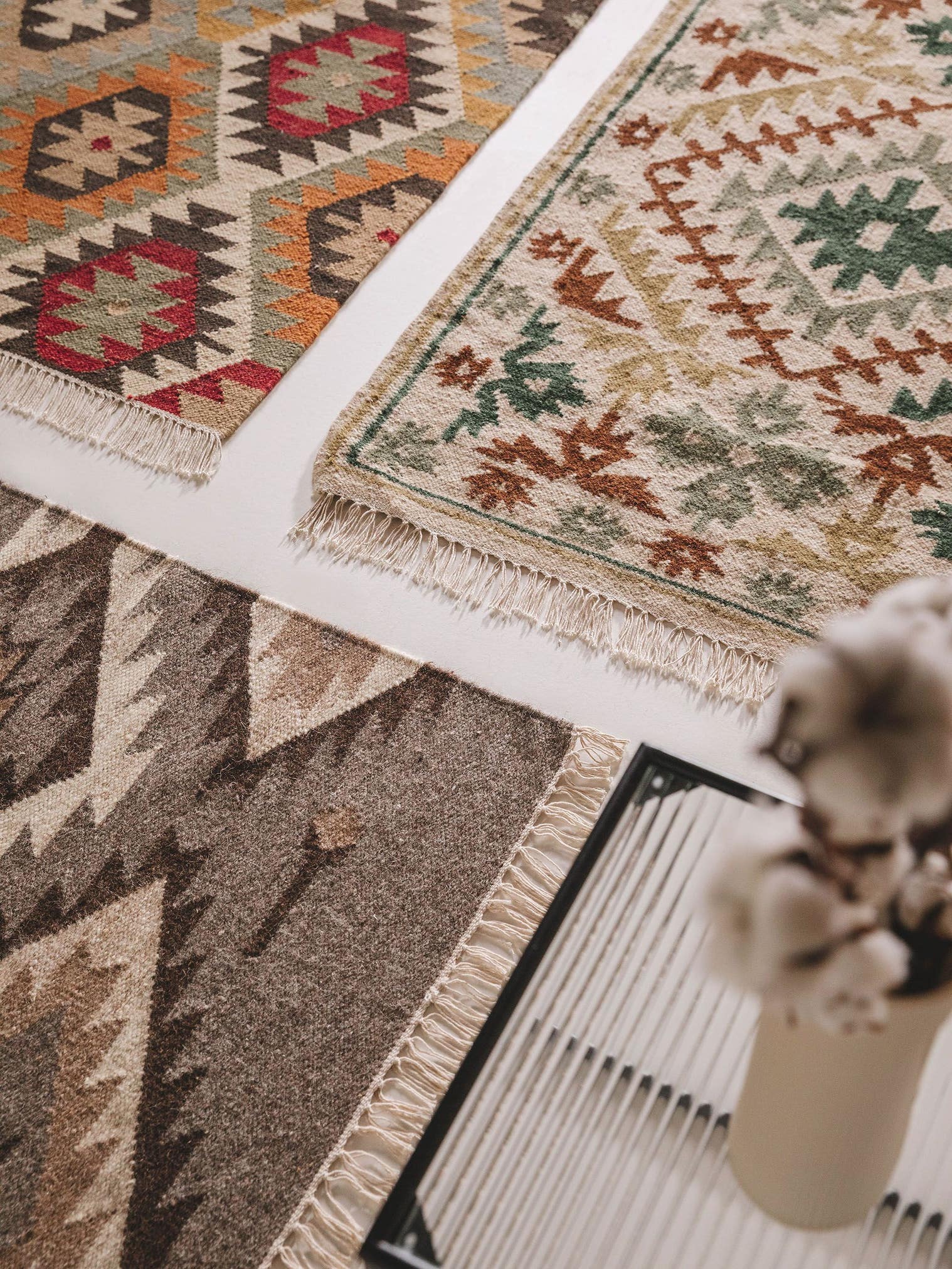 Rug made of 90% Wool, 10% Cotton in Green with a 1- 5 mm high pile by benuta Pure