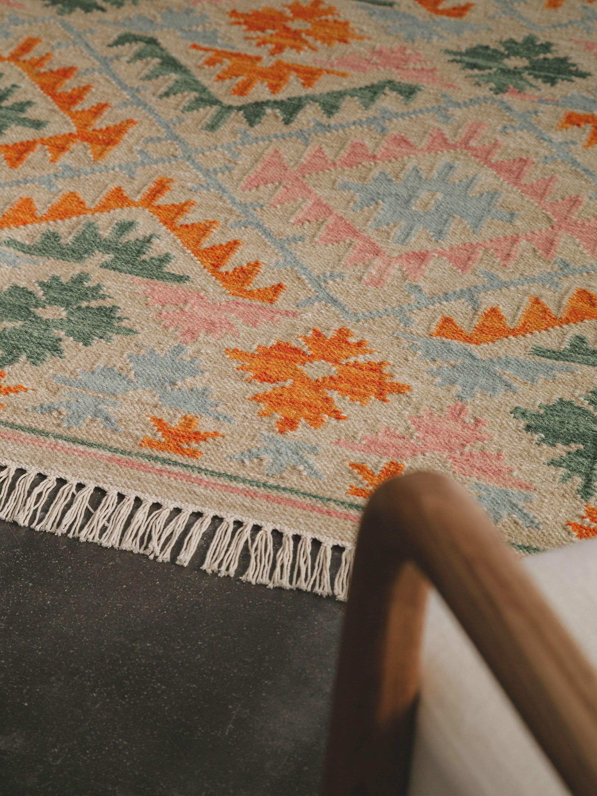 Rug made of 90% Wool, 10% Cotton in Multicoloured with a 1- 5 mm high pile by benuta Pure