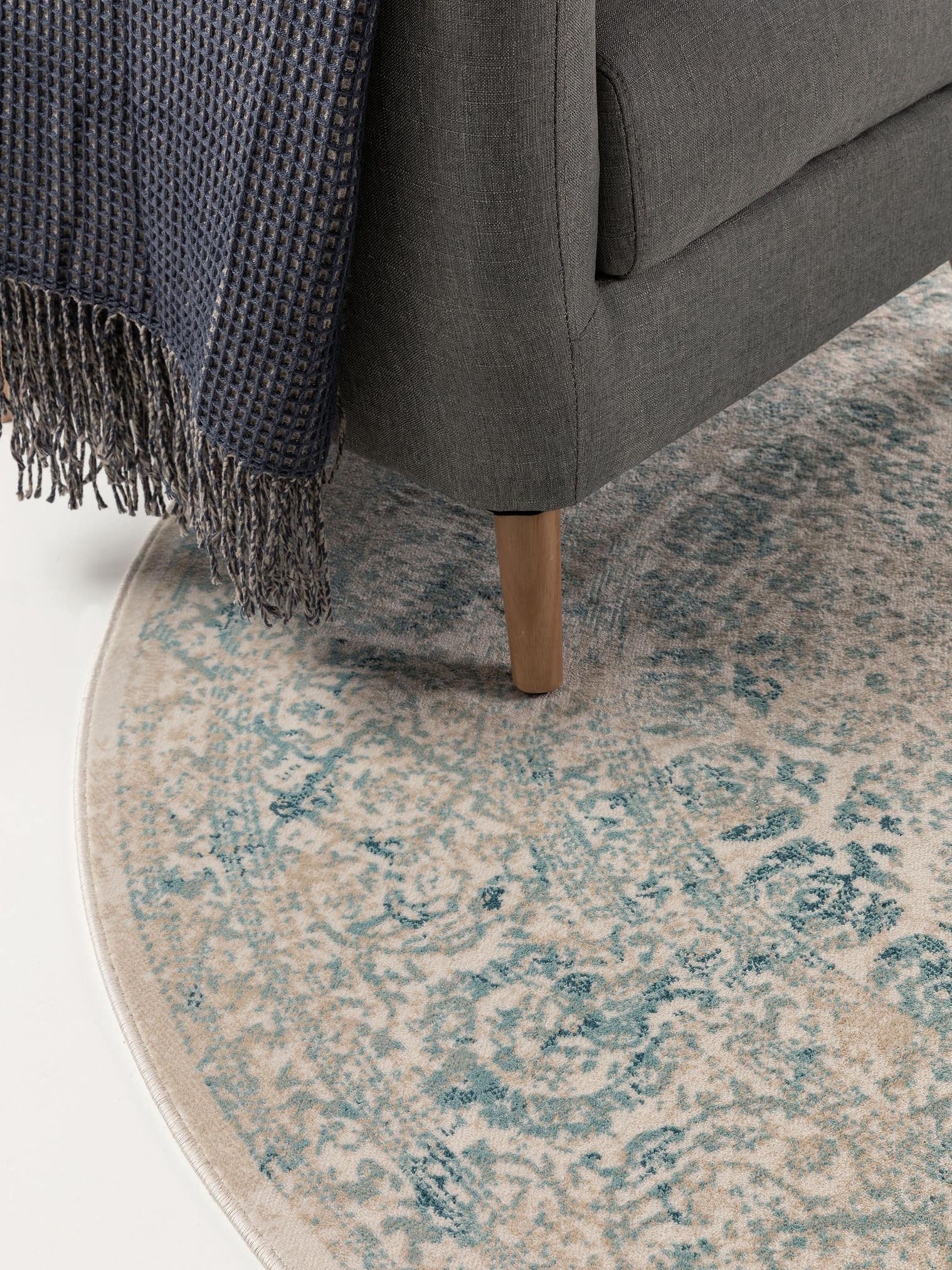 Rug made of 100% Polypropylene in Beige with a 1- 5 mm high pile by benuta