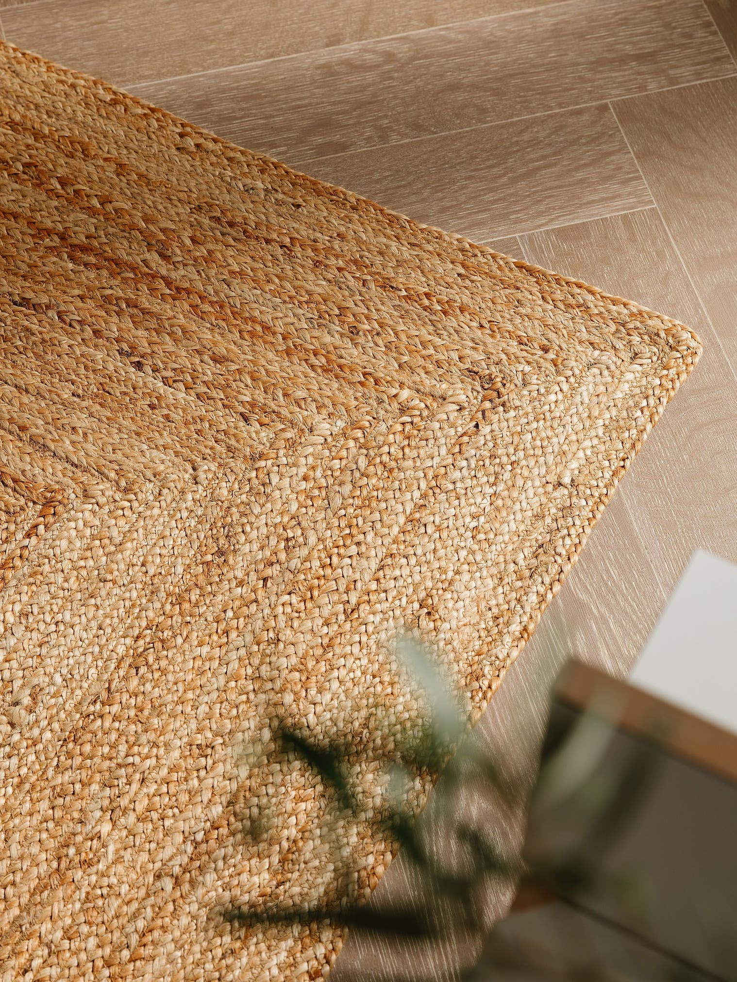 Teppich aus 100% Jute in Braun mit bis 5 mm hohem Flor von benuta Pure