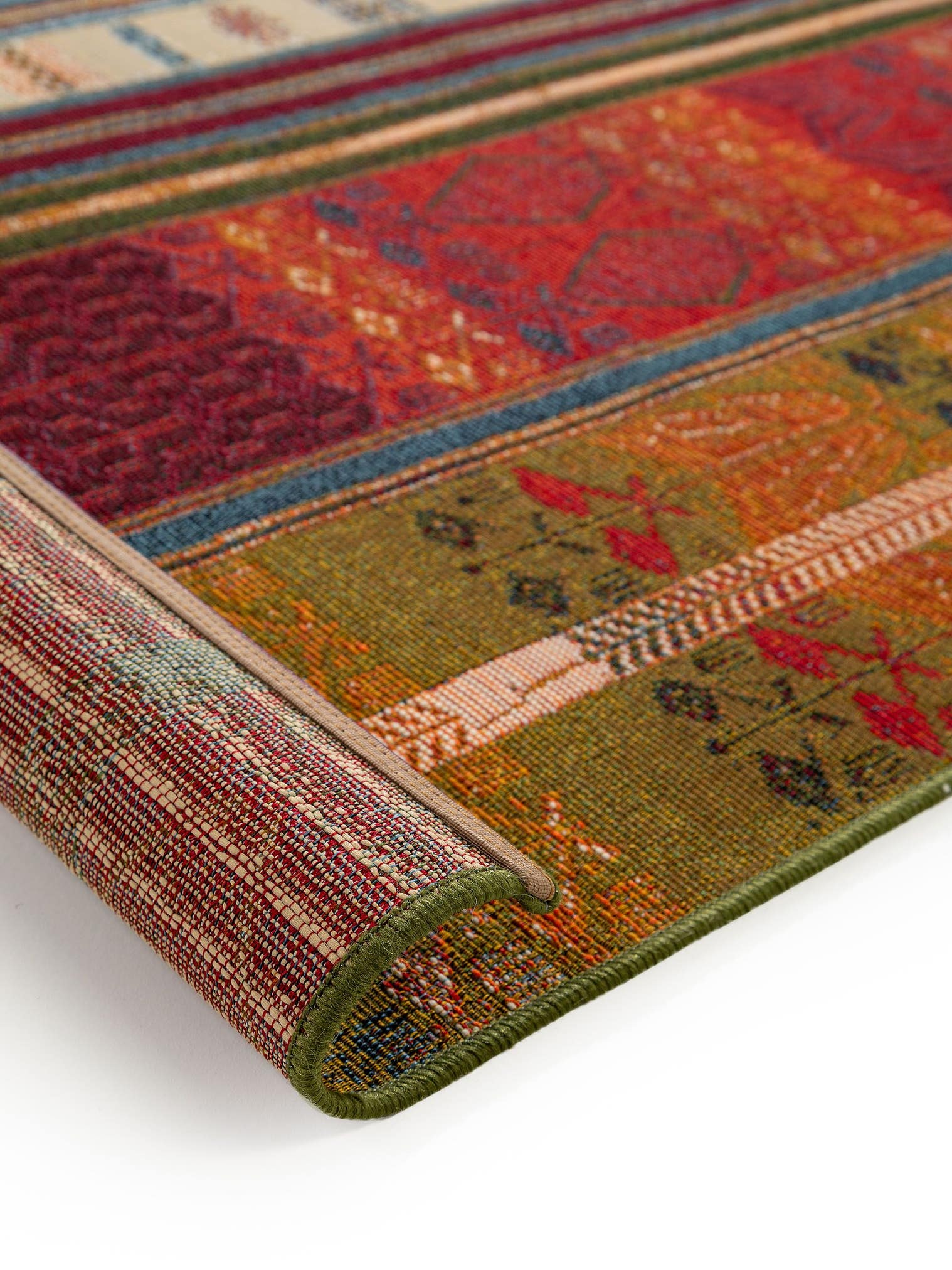 Teppich aus 76% Polypropylen, 23% Polyester, 1% Latex in Multicolor mit bis 5 mm hohem Flor von benuta Nest