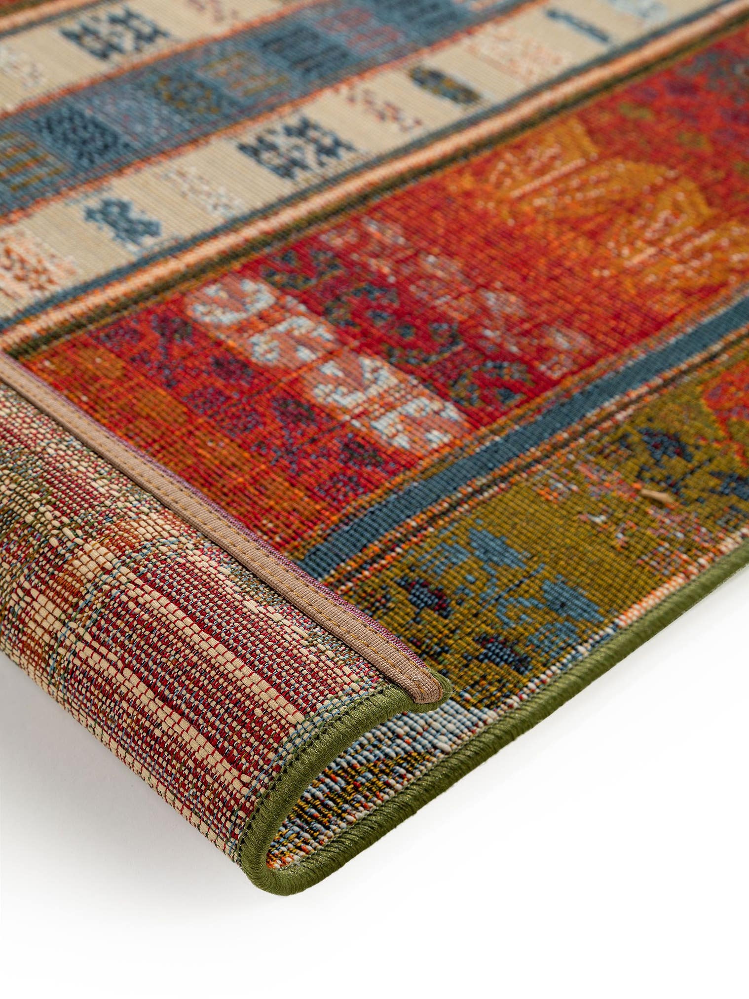 Teppich aus 76% Polypropylen, 23% Polyester, 1% Latex in Multicolor mit bis 5 mm hohem Flor von benuta Nest