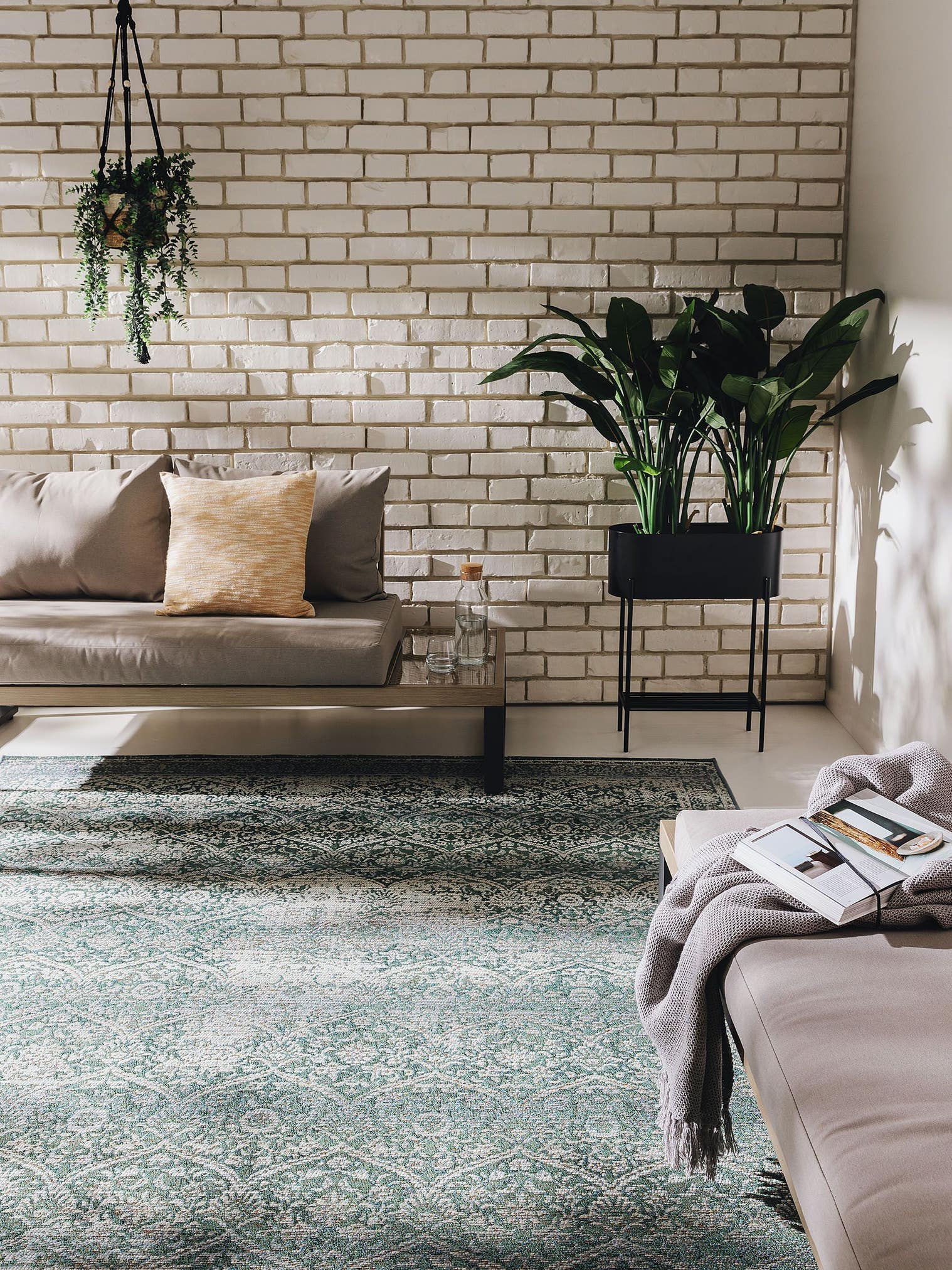 Koberec z 76 % polypropylen, 23 % polyester, 1 % latex. v Zelená s vlasem výšky do 5 mm od benuta Nest