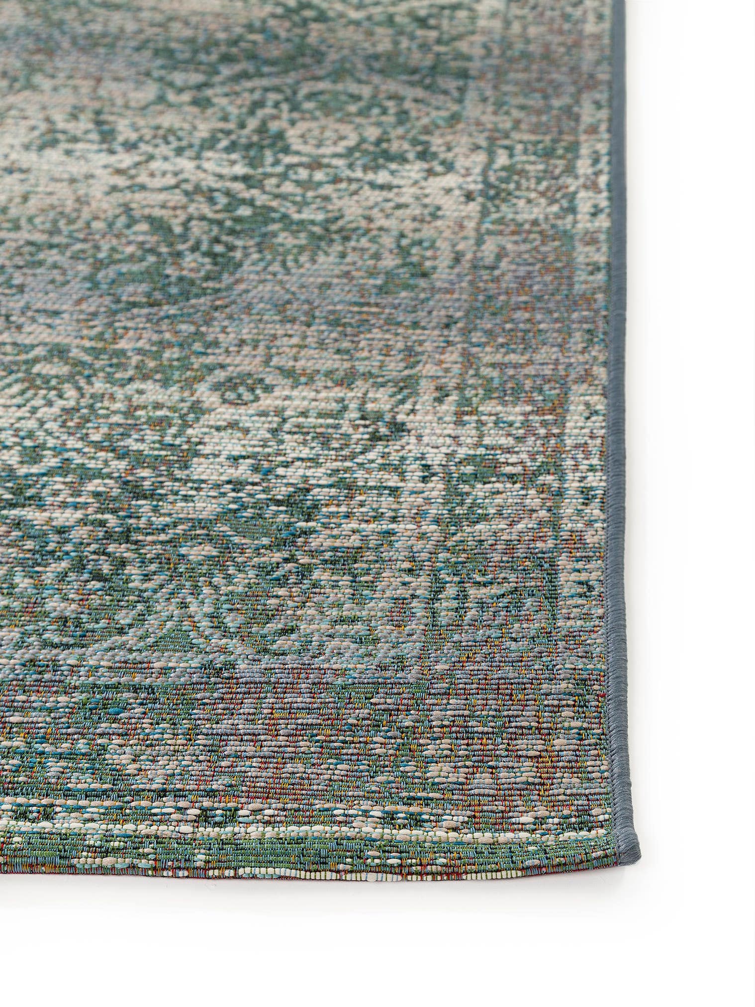 Tapis en 76% Polypropylène, 23% Polyester, 1% Latex en Vert avec une pile de 1- 5 mm de hauteur de benuta Nest