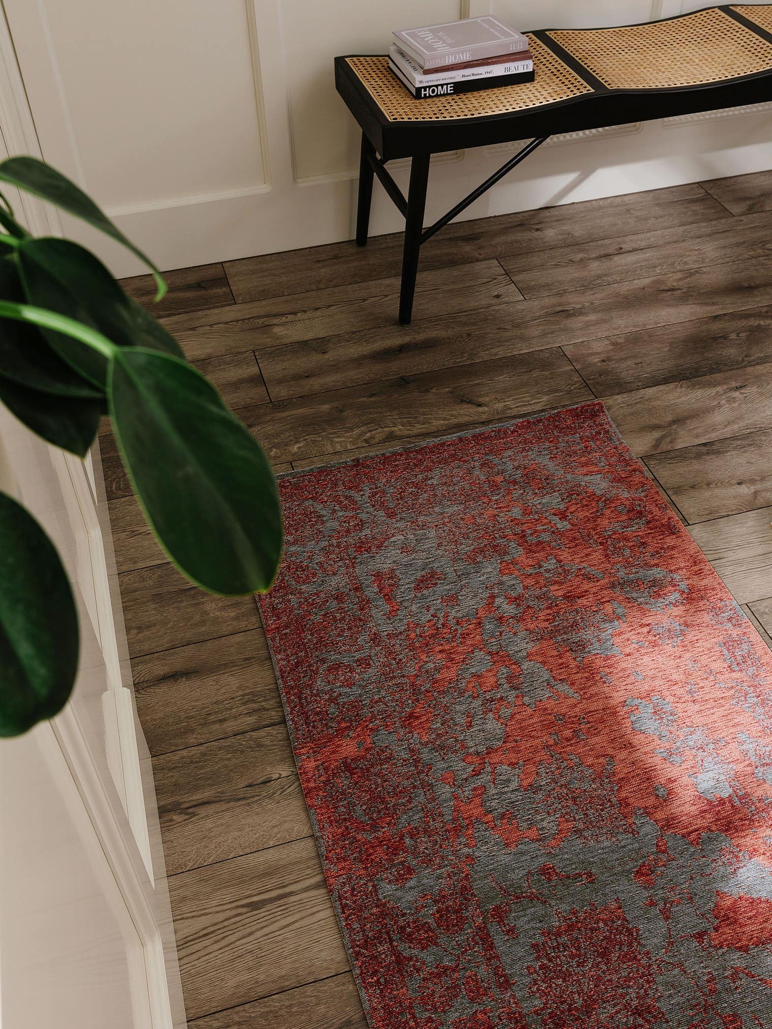 Teppich aus 55% Polyacryl, 27% Polyester, 17% Baumwolle, 1% Latex in Rot mit bis 5 mm hohem Flor von benuta Nest
