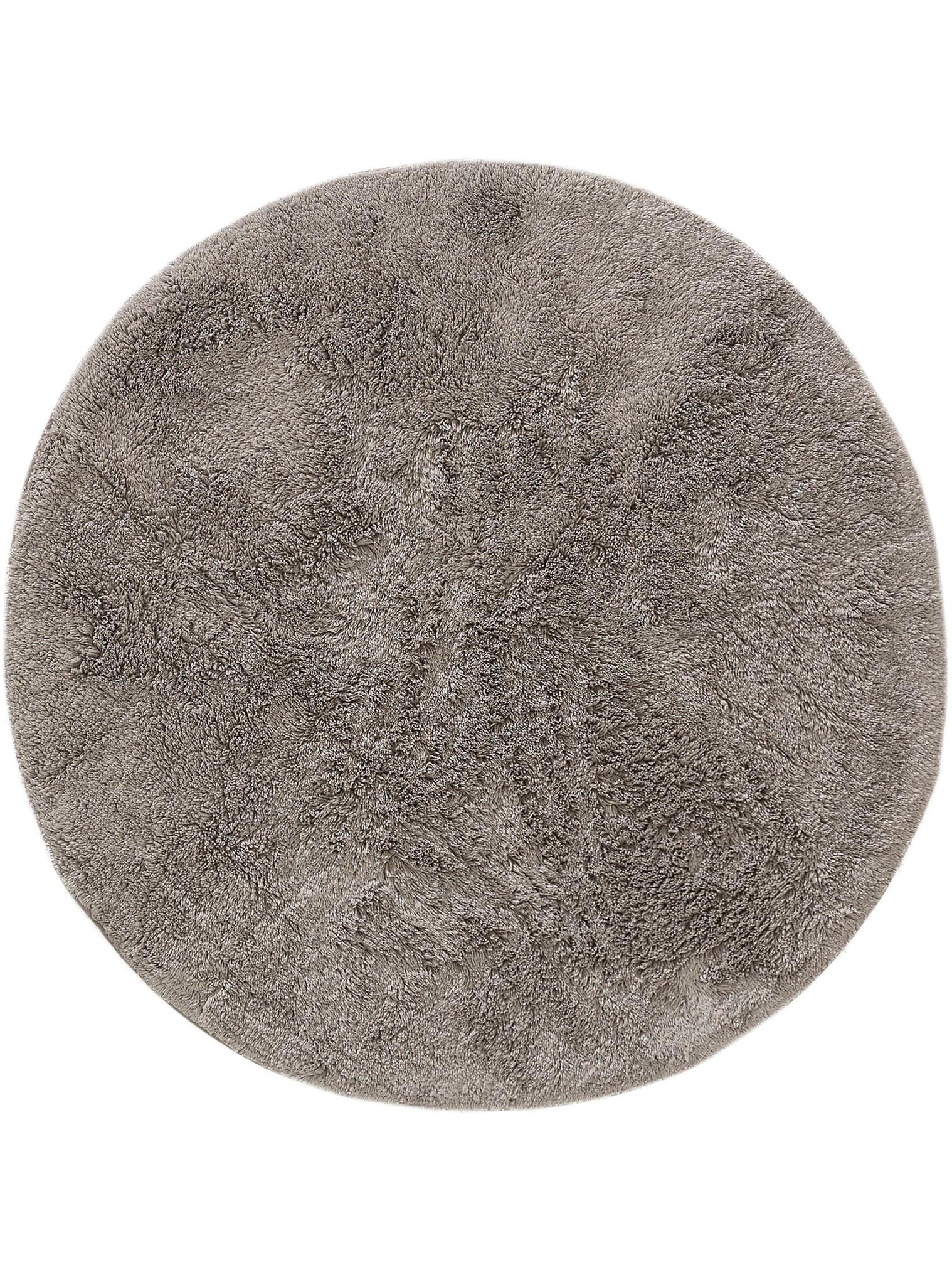 Teppich aus 50% Viskose (Bambus Seide), 50% Baumwolle in Beige mit 11 bis 20 mm hohem Flor von benuta Nest