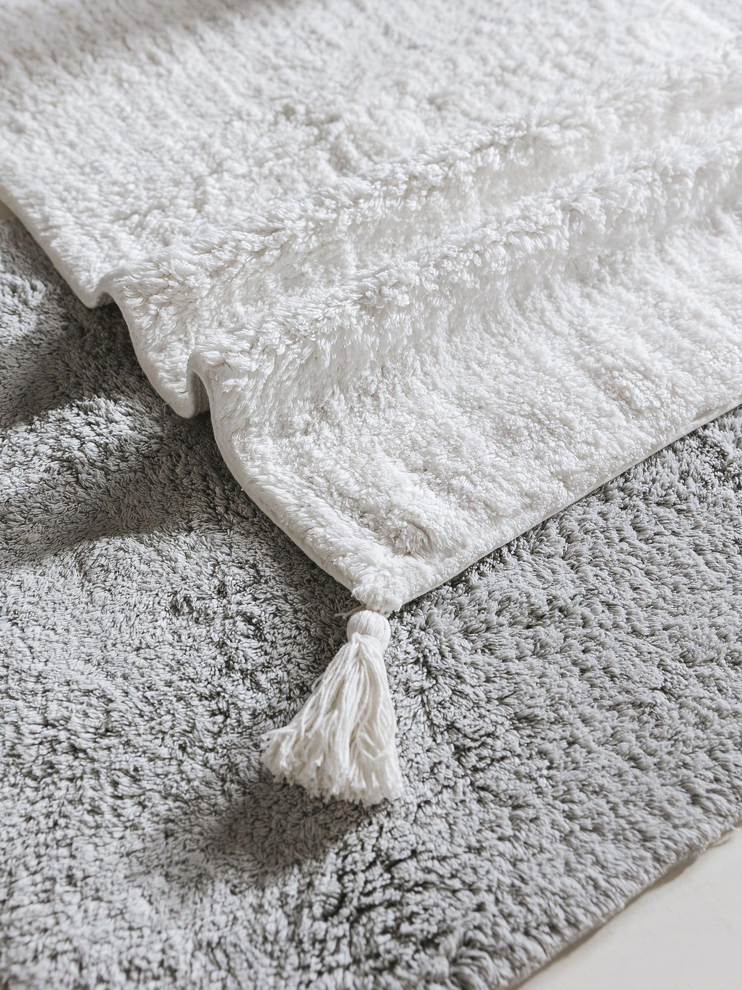 Teppich aus 100% Baumwolle in Beige mit 6 bis 10 mm hohem Flor von benuta