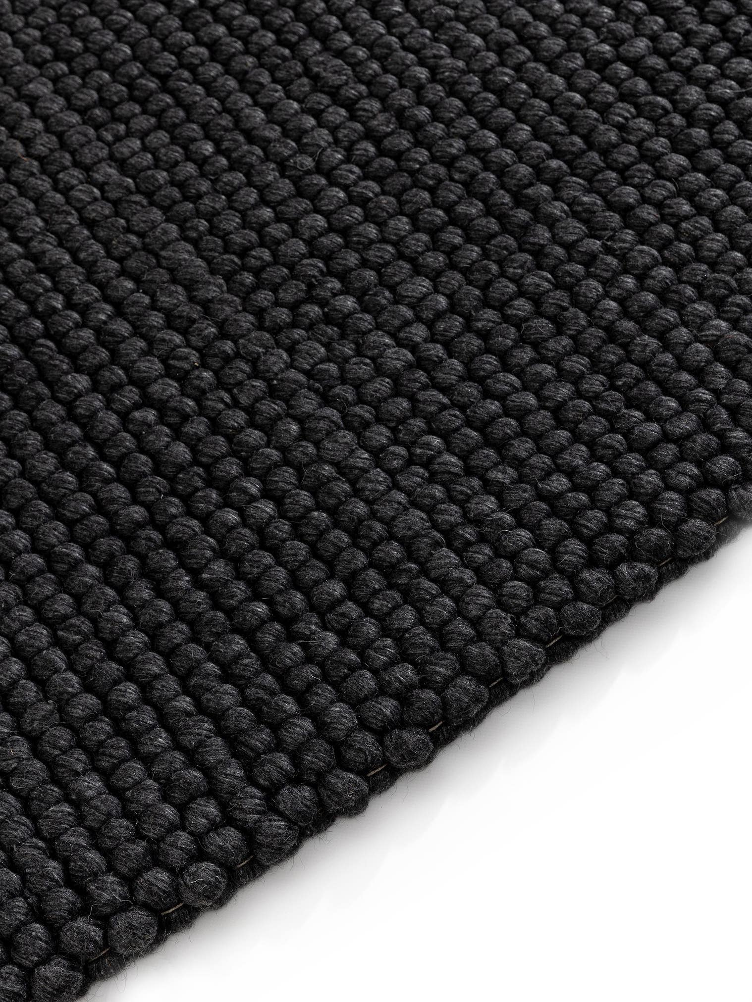 Teppich aus 70% Wolle, 30% Polyester in Grau mit 11 bis 20 mm hohem Flor von benuta Pure