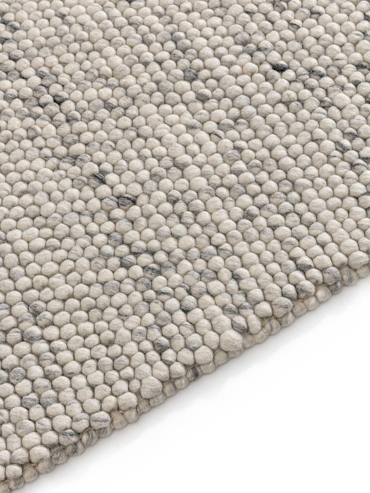 Teppich aus 70% Wolle, 30% Polyester in Grau mit 11 bis 20 mm hohem Flor von benuta Pure