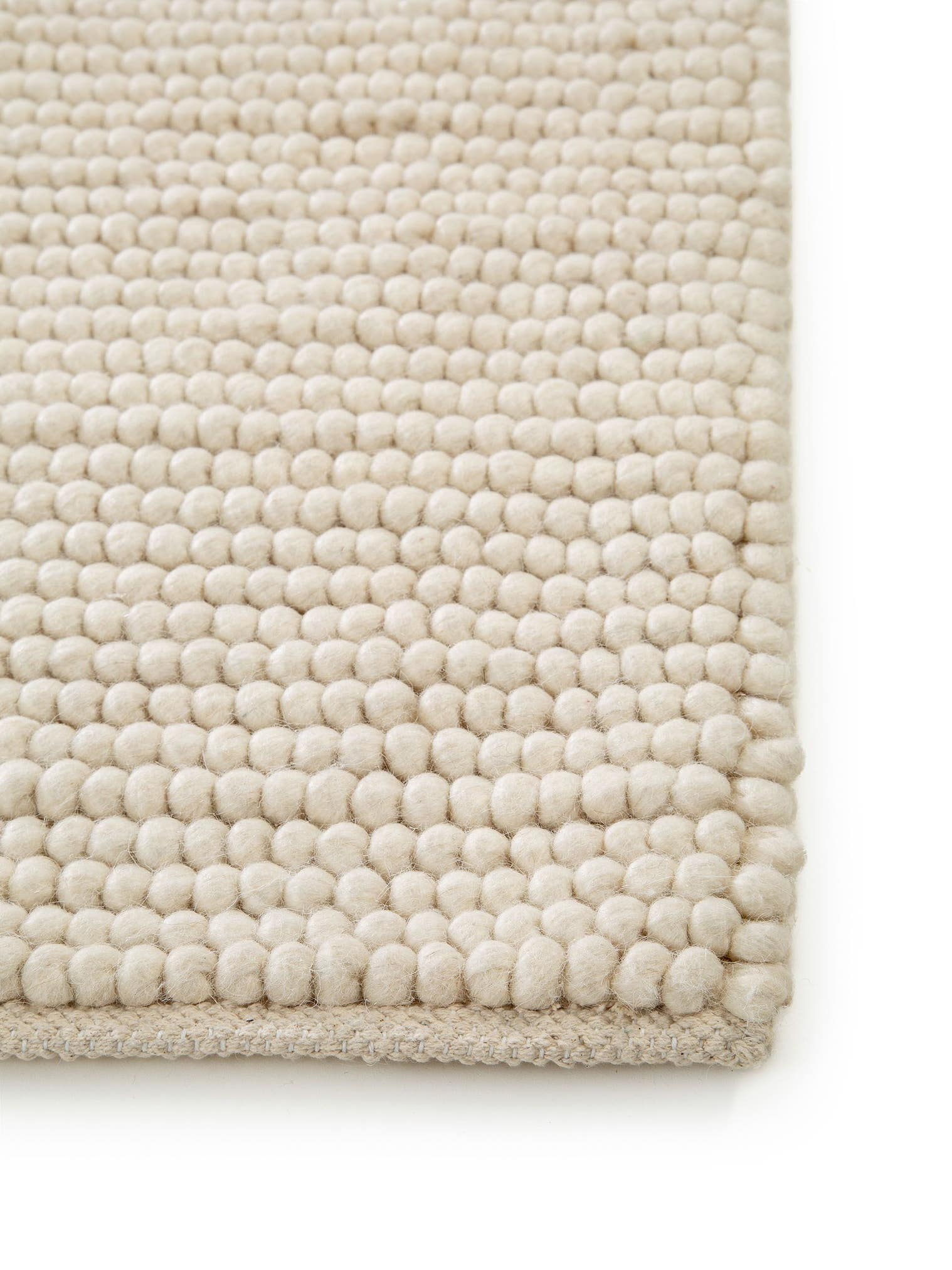 Rug made of 70% Wool, 30% Polyester in Beige with a 11 - 20 mm high pile by benuta Pure