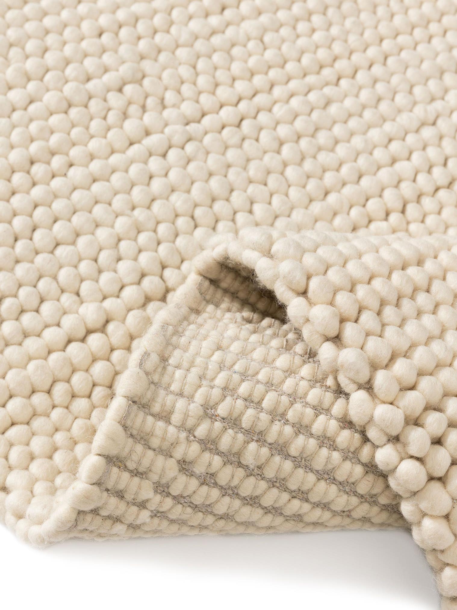 Teppich aus 70% Wolle, 30% Polyester in Beige mit 11 bis 20 mm hohem Flor von benuta Pure