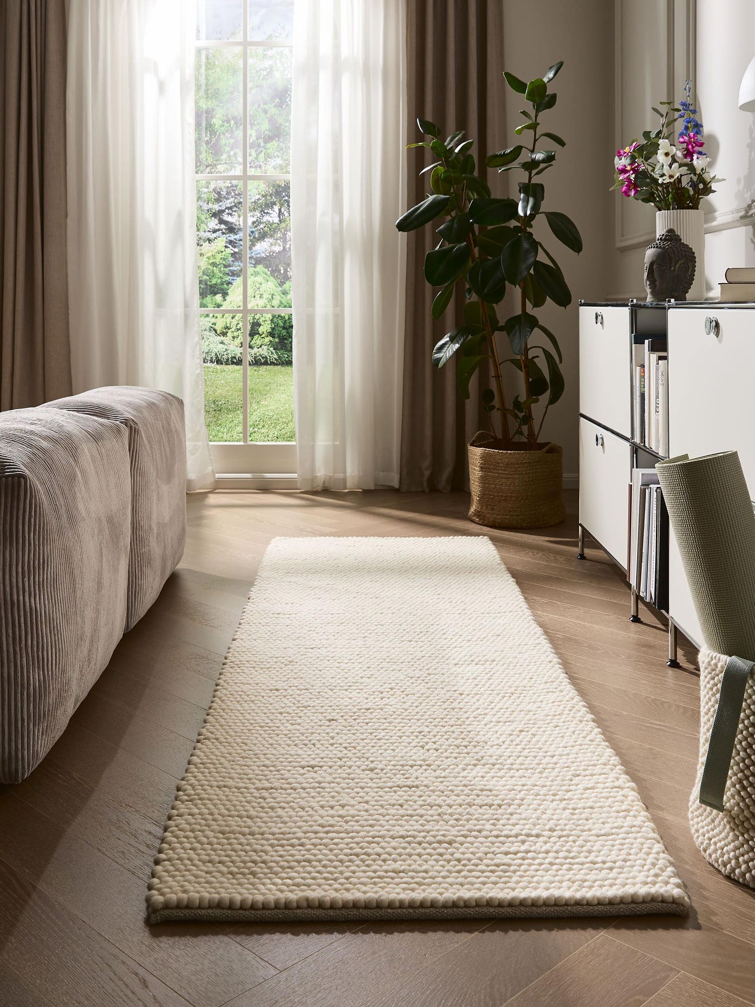 Teppich aus 70% Wolle, 30% Polyester in Beige mit 11 bis 20 mm hohem Flor von benuta Pure