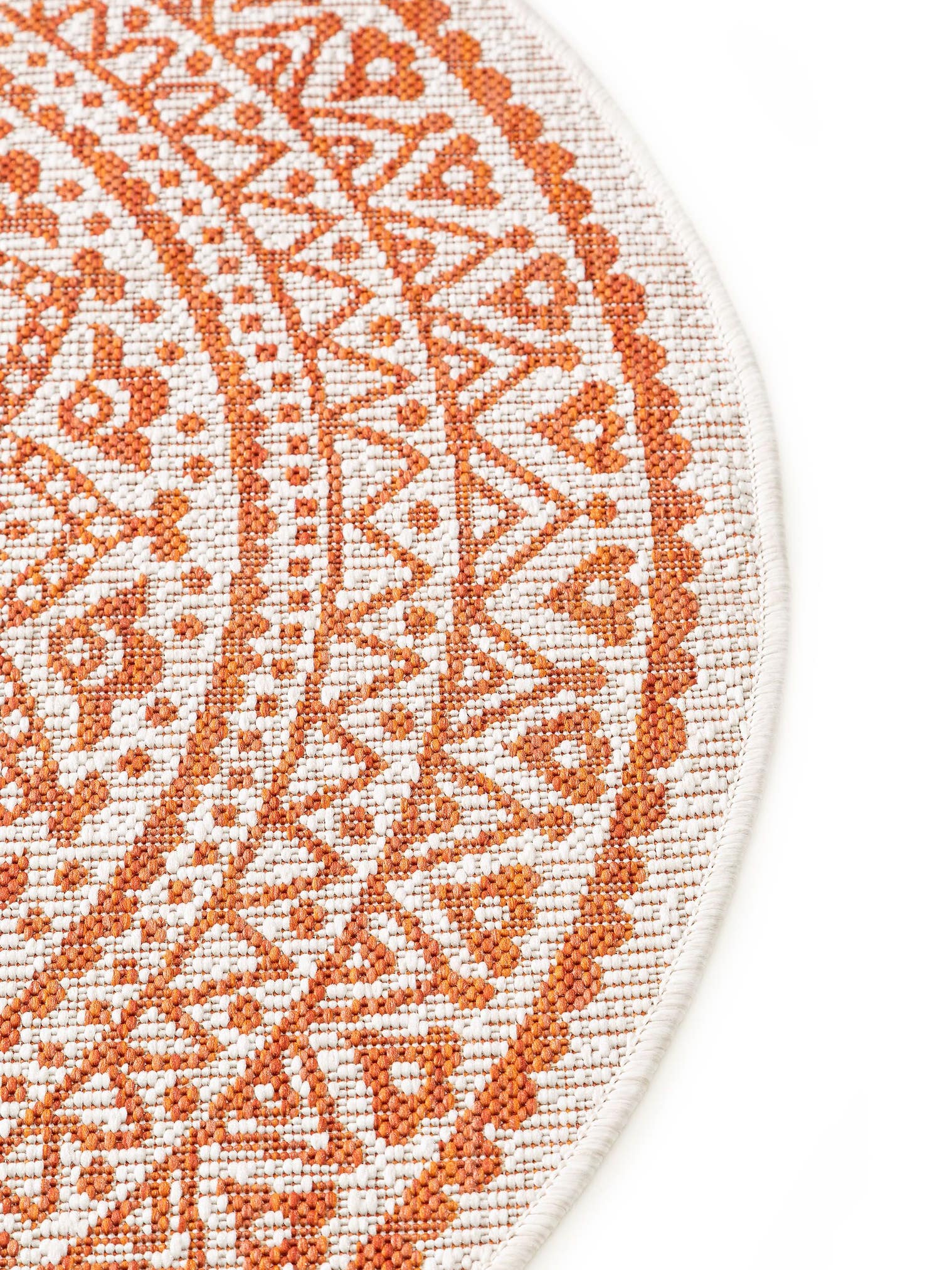 Matta av 100% Polypropylen i Orange med 1- 5 mm hög lugg från benuta Nest