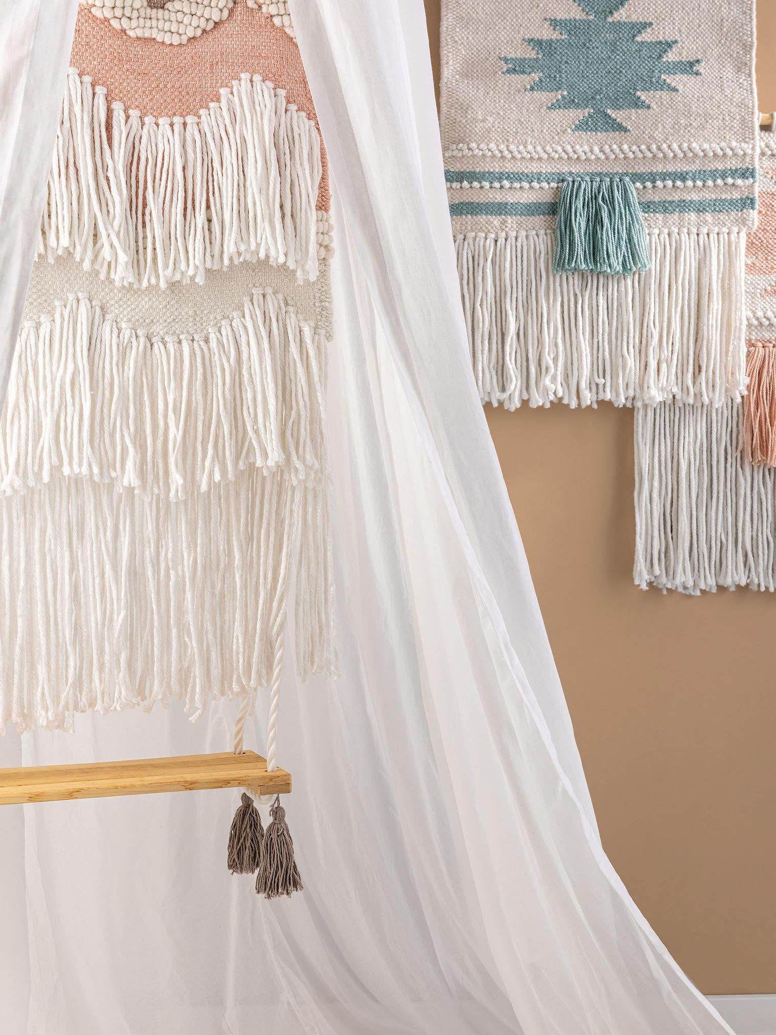 Wanddeko Samira Multicolor im Design Abstrakt aus 60% Polyester, 40% Wolle von Lytte