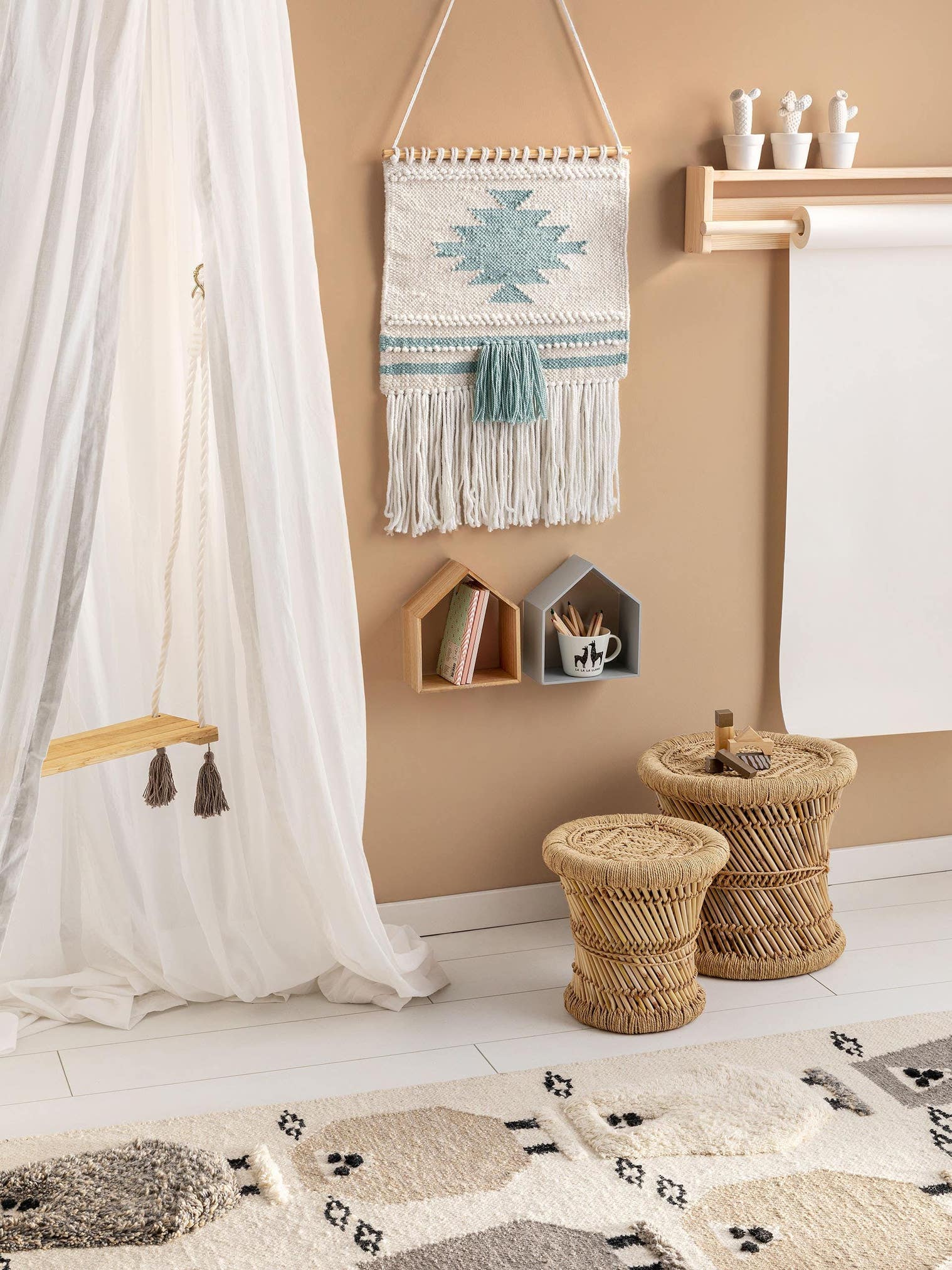 Väggdekoration Mika Creme/turkos med Traditionell-design i 100% Polyethylen från Lytte