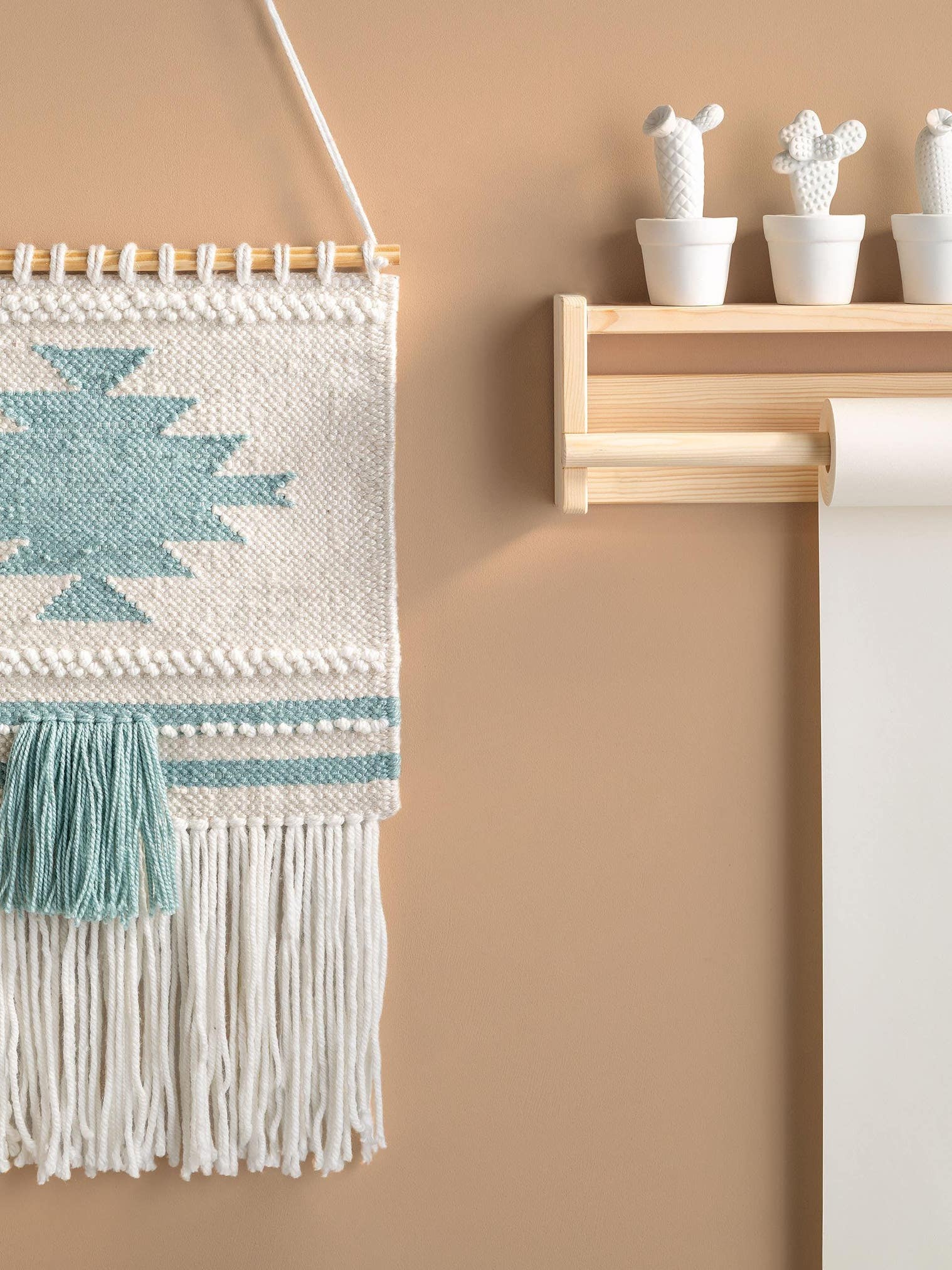 Väggdekoration Mika Creme/turkos med Traditionell-design i 100% Polyethylen från Lytte