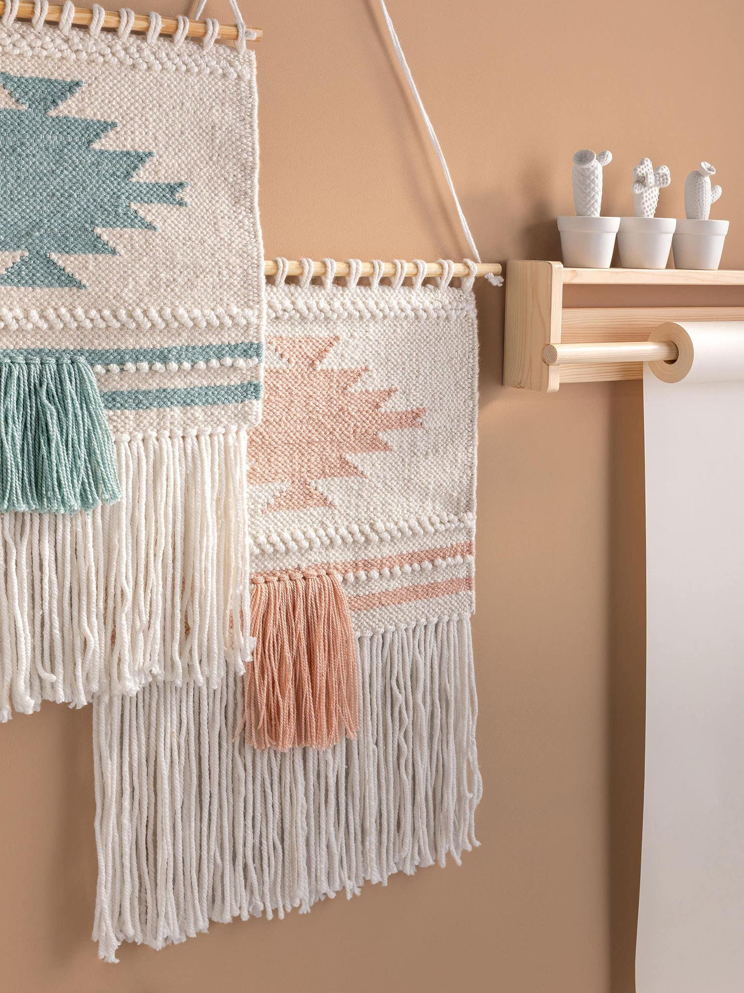 Väggdekoration Mika Creme/turkos med Traditionell-design i 100% Polyethylen från Lytte