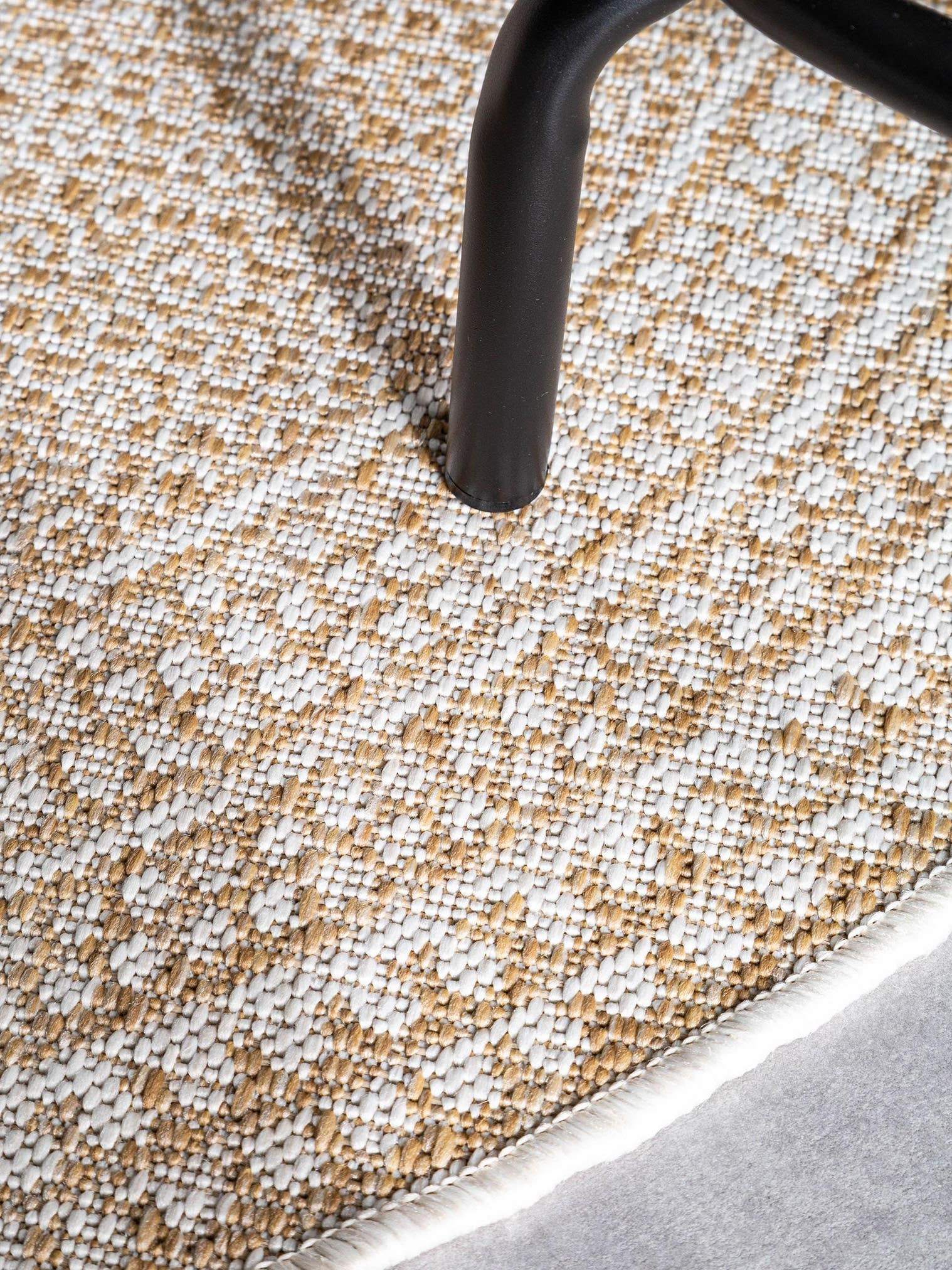 Teppich aus 100% Polypropylen in Beige mit bis 5 mm hohem Flor von benuta Nest