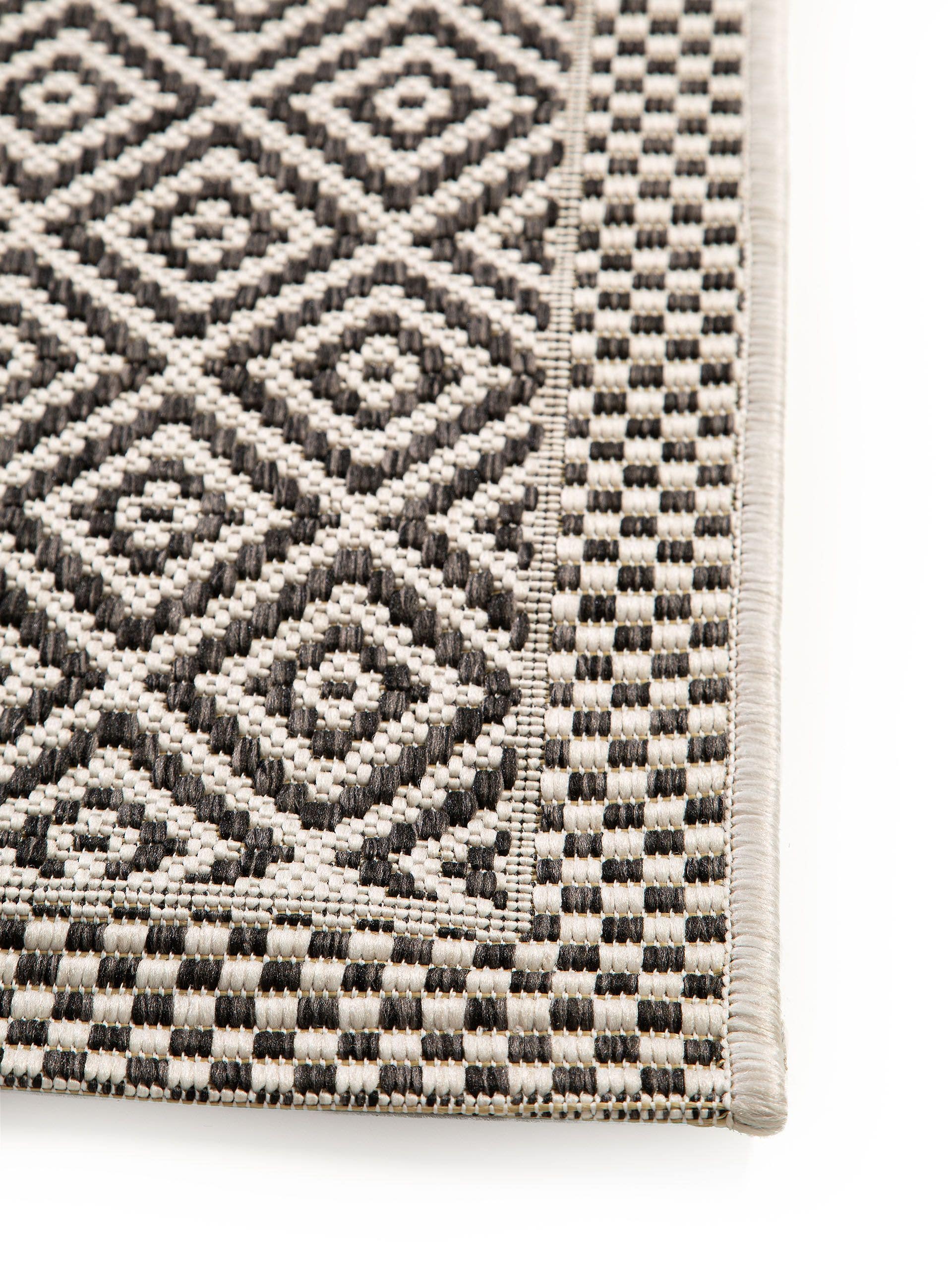 Rug made of 100% Polypropylene in Black/White with a 1- 5 mm high pile by benuta Nest