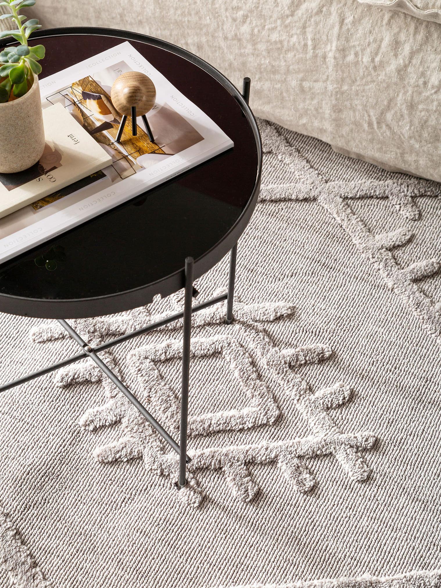 Tapis en 100% Polyester en Gris avec une pile de 11 - 20 mm de hauteur de benuta Pop