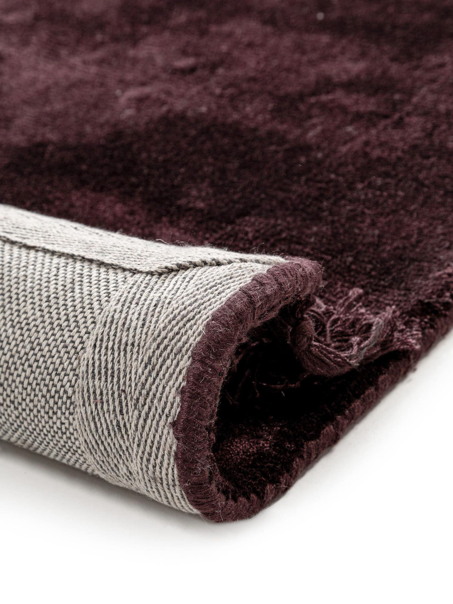 Rug made of 100% Viscose in Red with a 11 - 20 mm high pile by benuta Finest